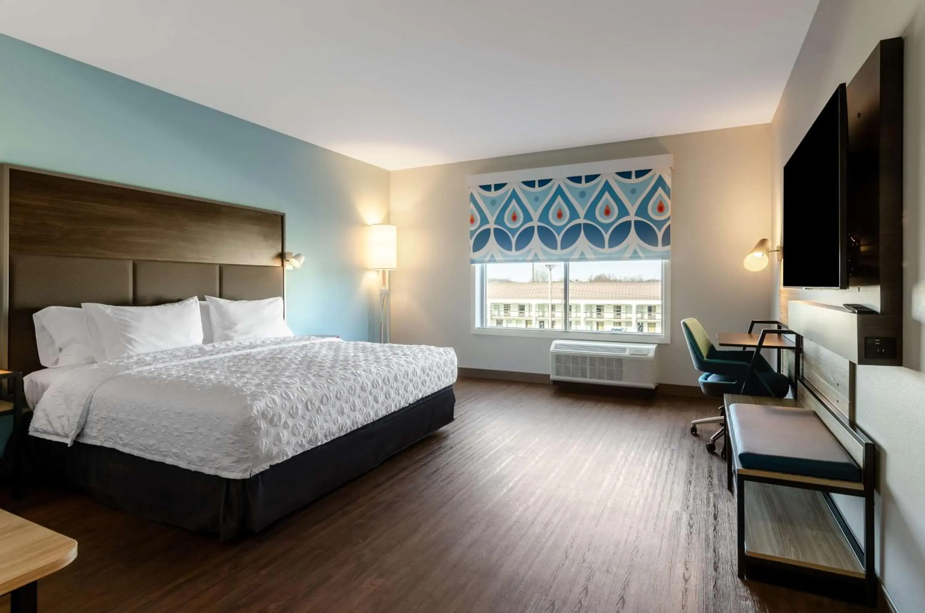 Bedroom, Bed in Tru by Hilton Christiansburg