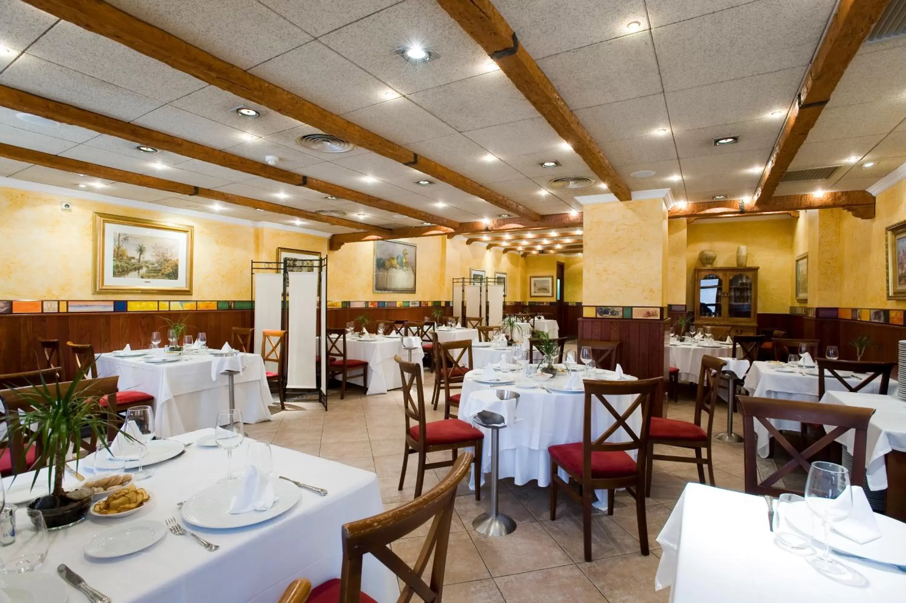 Restaurant/Places to Eat in Hotel Azahar