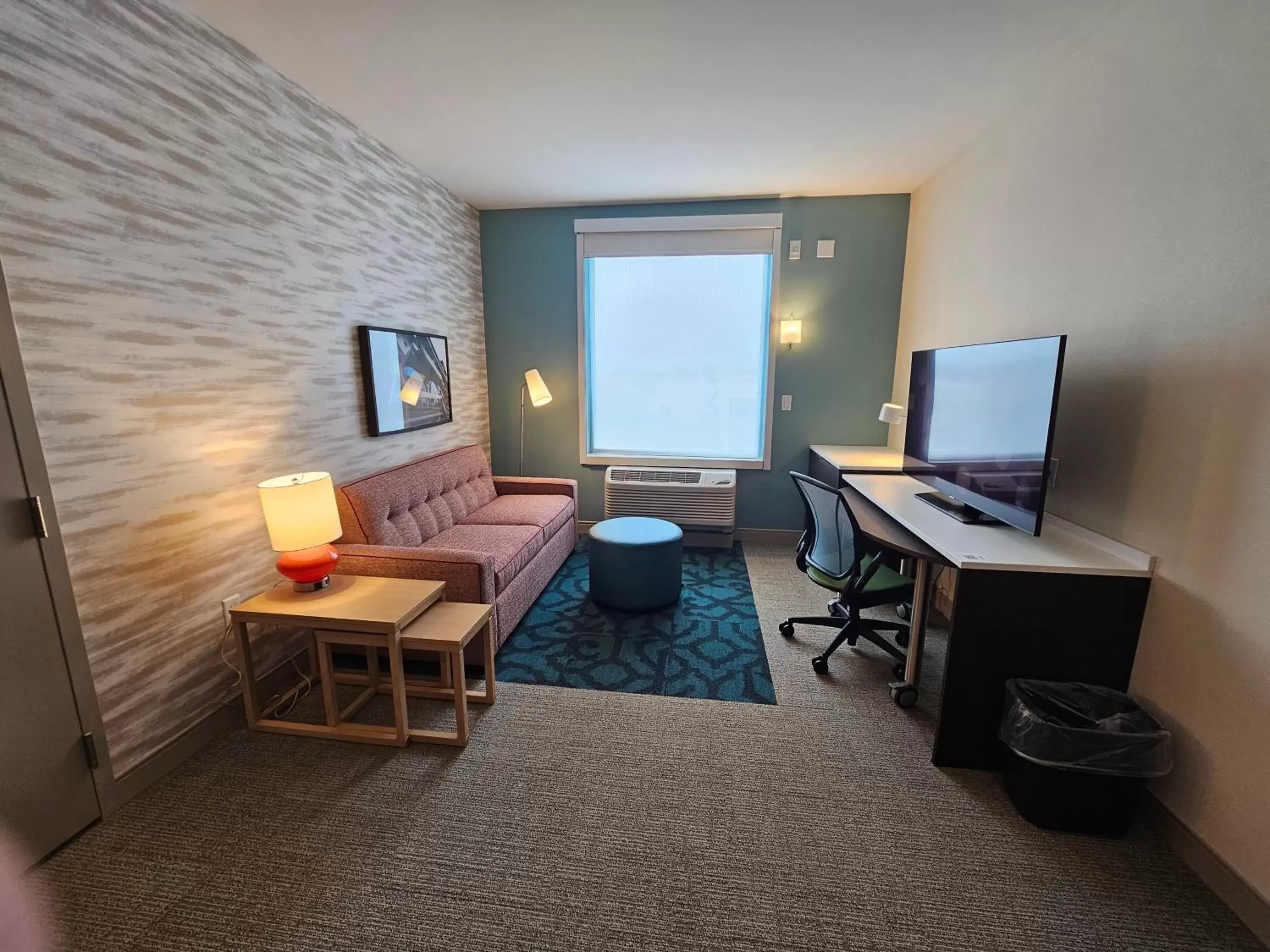 TV and multimedia in Home2 Suites By Hilton Allentown Bethlehem Airport