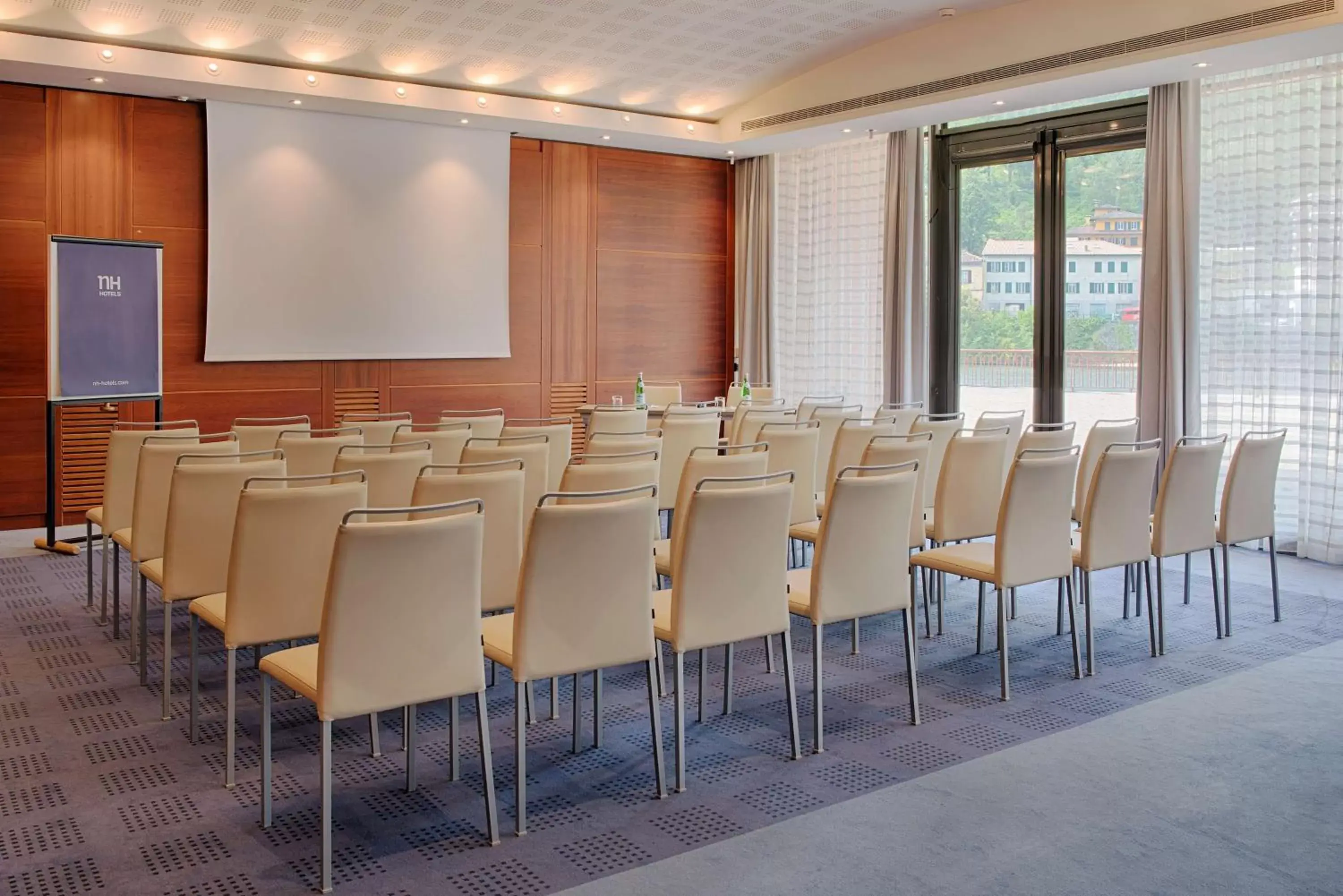 Meeting/conference room in NH Lecco Pontevecchio