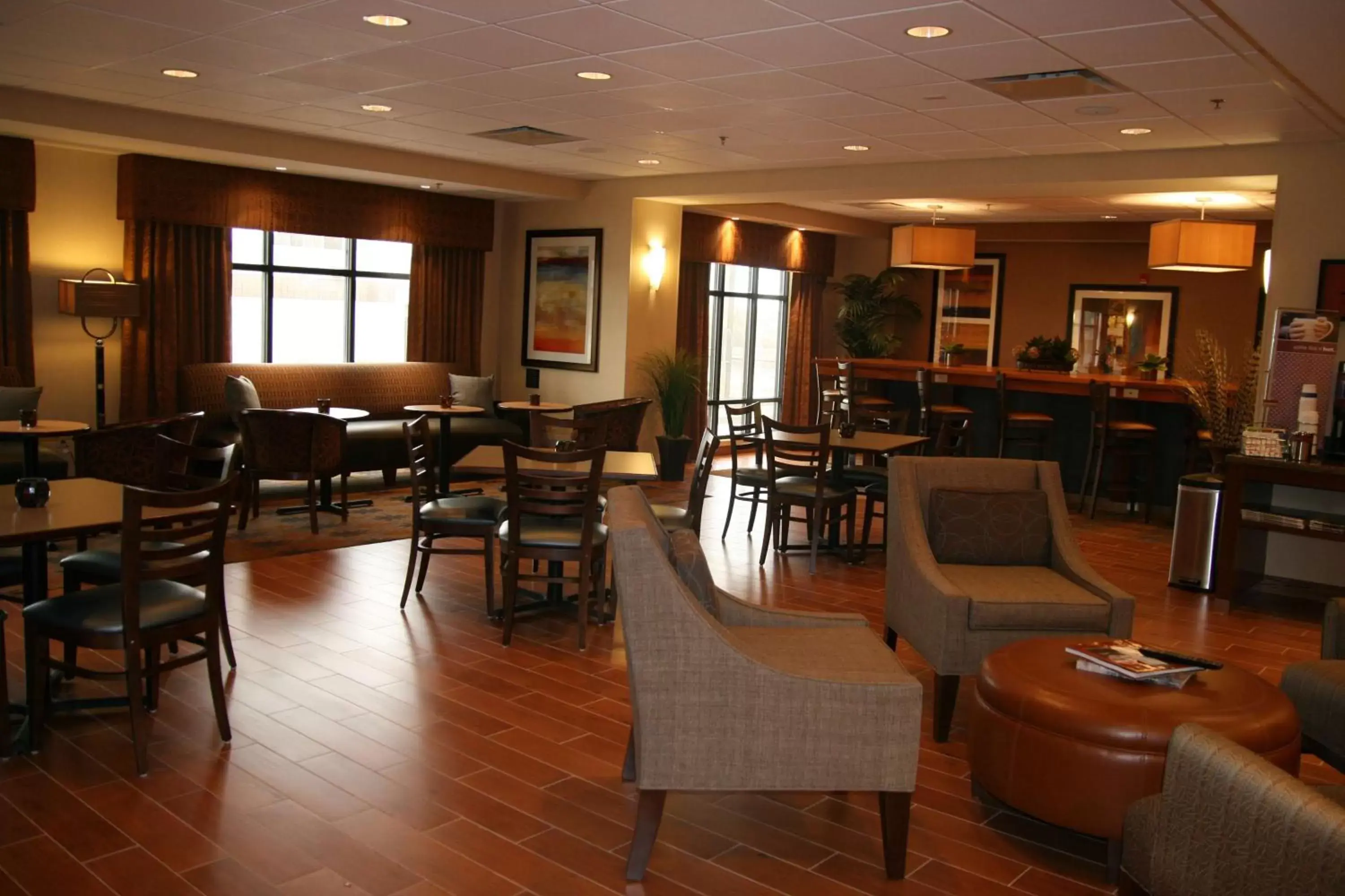 Lobby or reception, Lounge/Bar in Hampton Inn La Junta