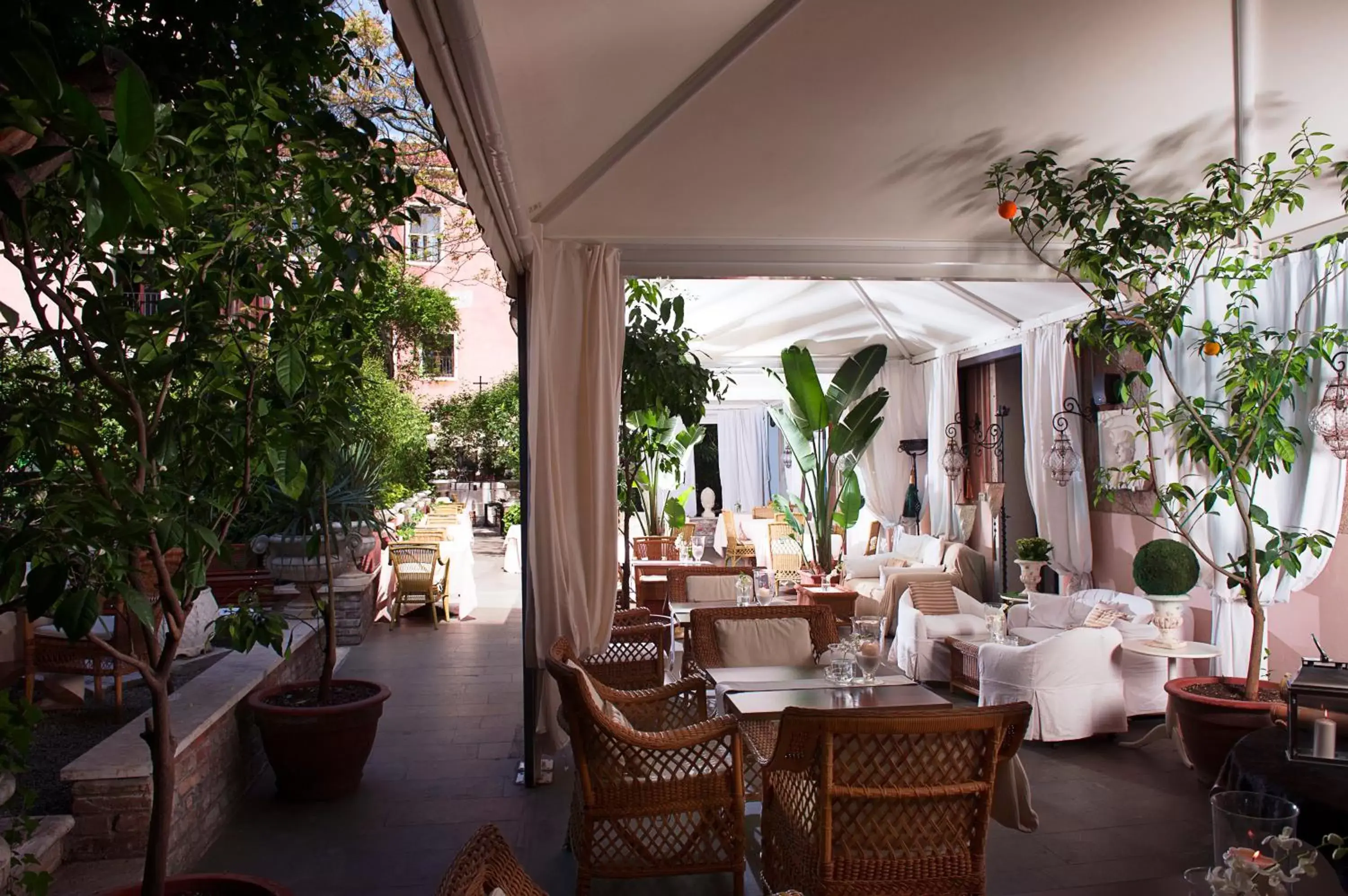 Garden, Restaurant/Places to Eat in Hotel Metropole Venezia