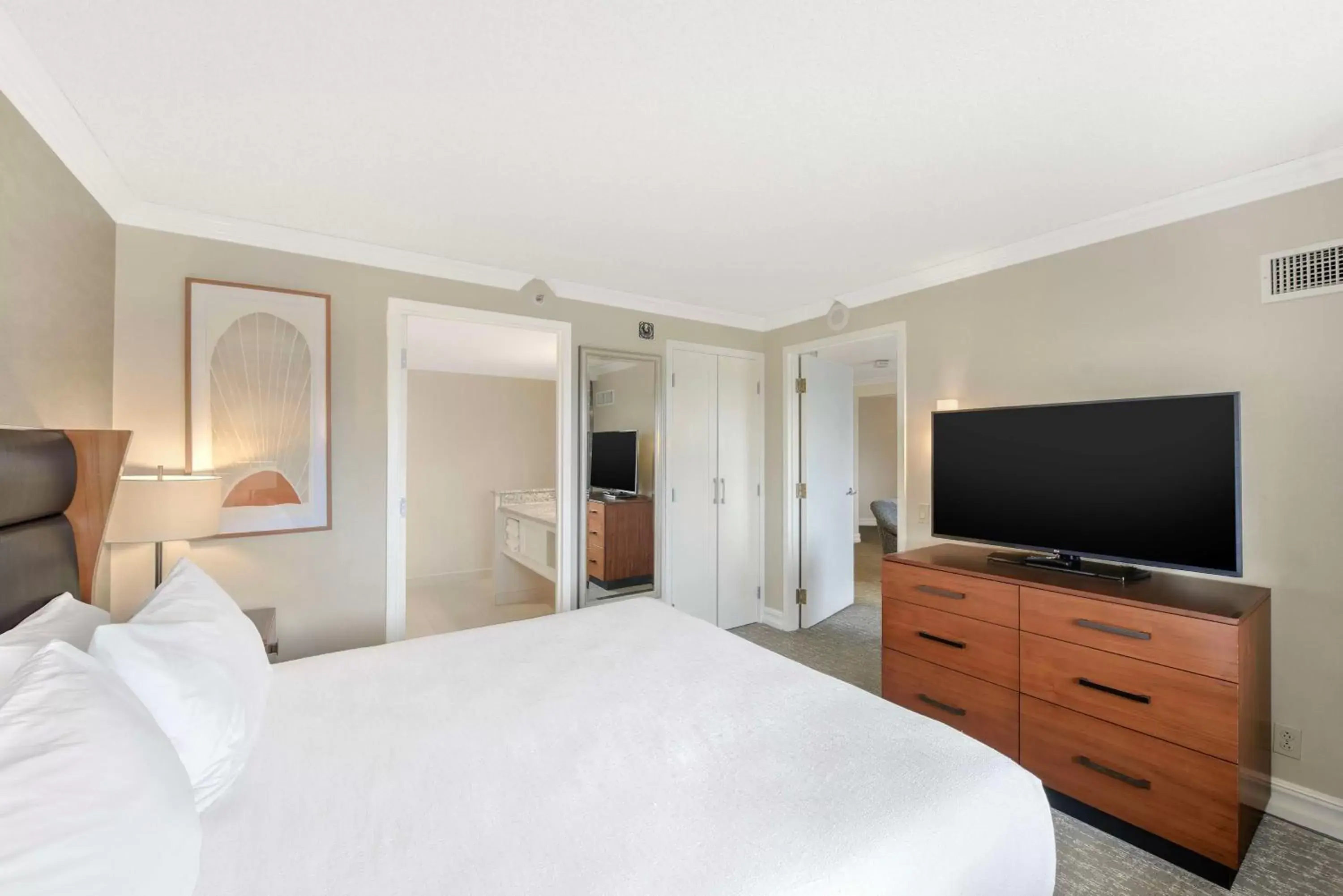 King Room - Mobility Access/Non-Smoking in Embassy Suites by Hilton Anaheim-Orange King Room - Mobility Access/Non-Smoking in Embassy Suites by Hilton Anaheim-Orange