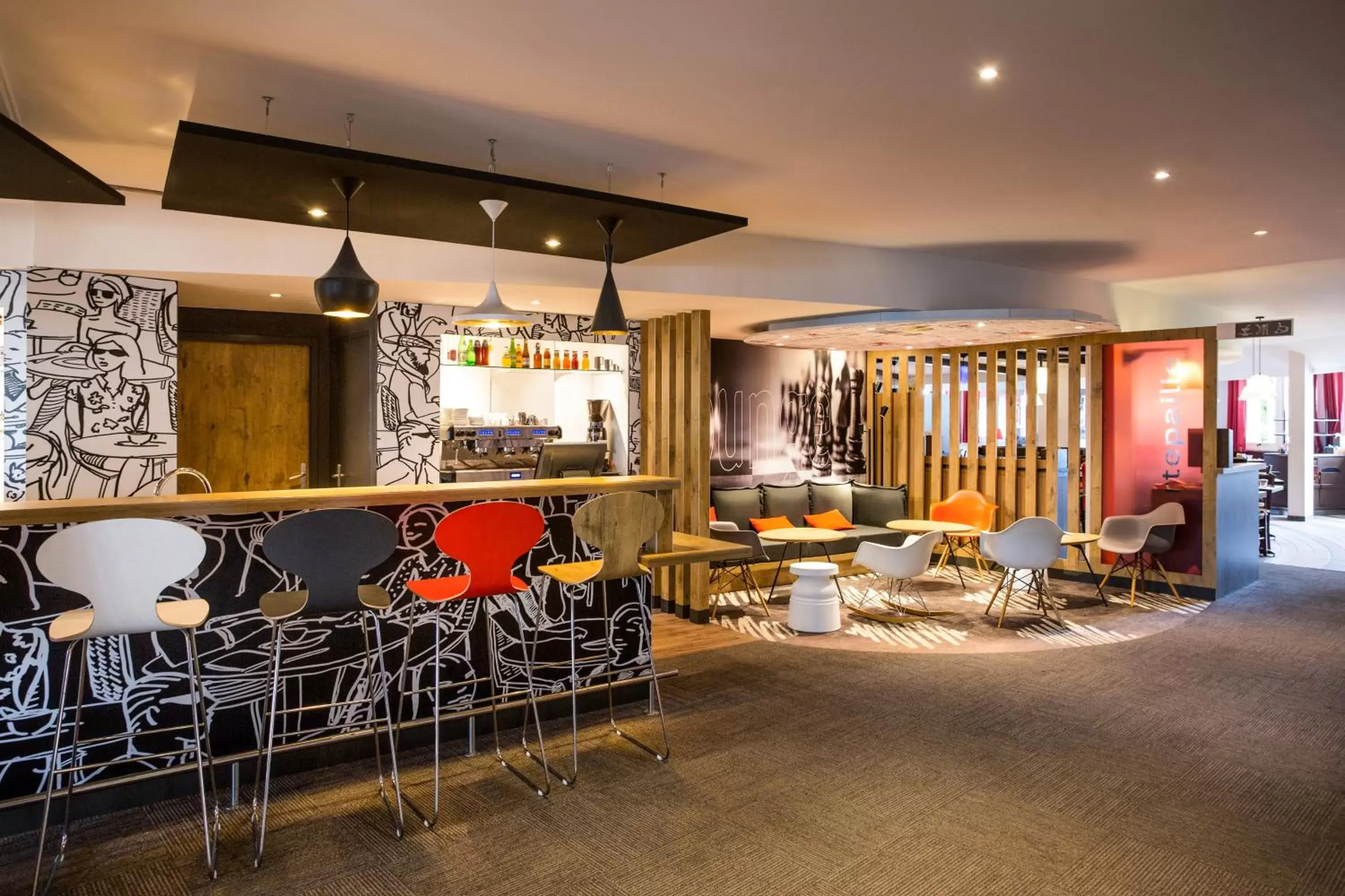 Lounge or bar, Restaurant/Places to Eat in ibis Bordeaux Lac