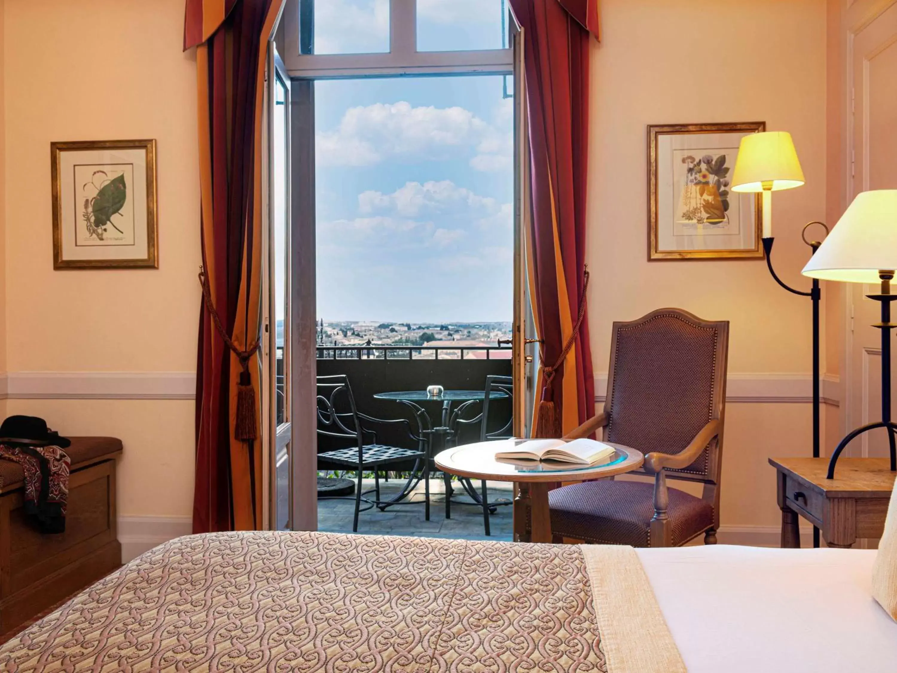 Bedroom in Hotel de la Cité & Spa MGallery