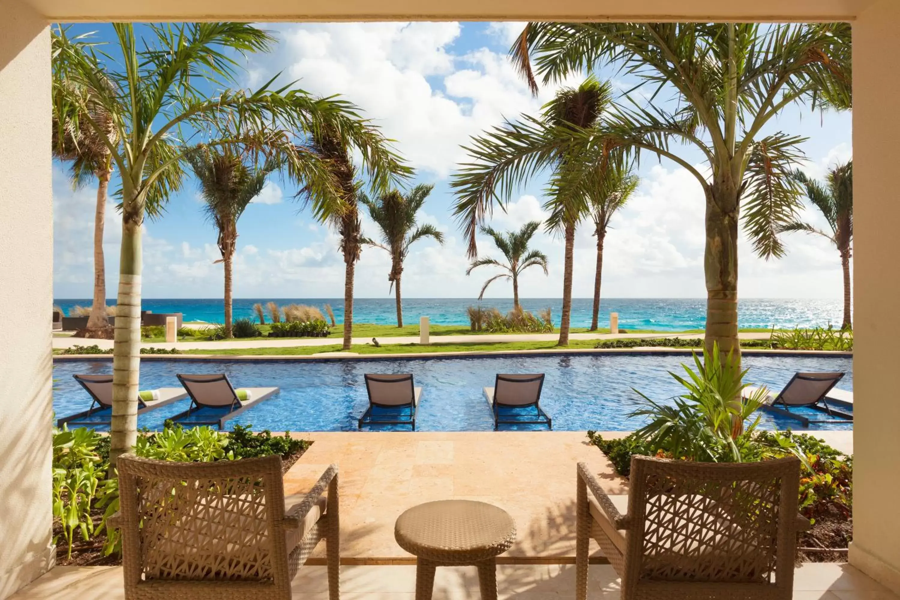 King Room with Sofa Bed - Swim Up in Hyatt Ziva Cancun
