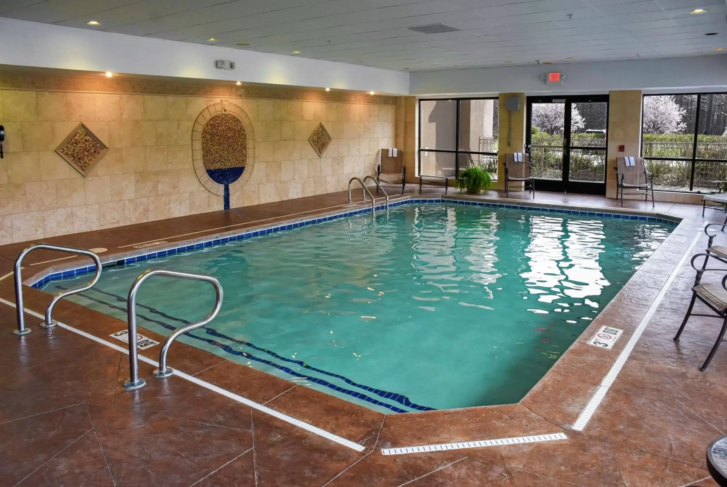Swimming Pool in Hampton Inn & Suites Youngstown-Canfield