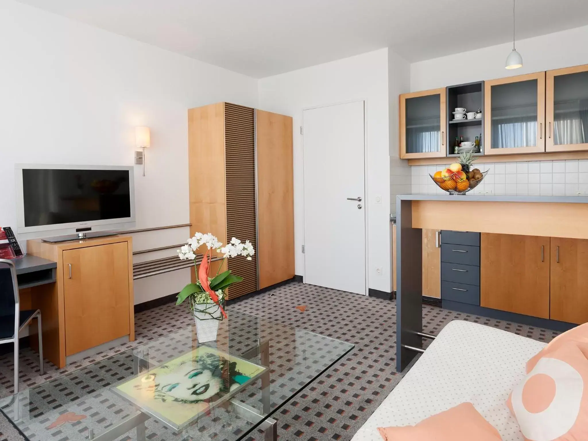 Kitchen or kitchenette, Kitchen/Kitchenette in Best Western Hotel am Europaplatz