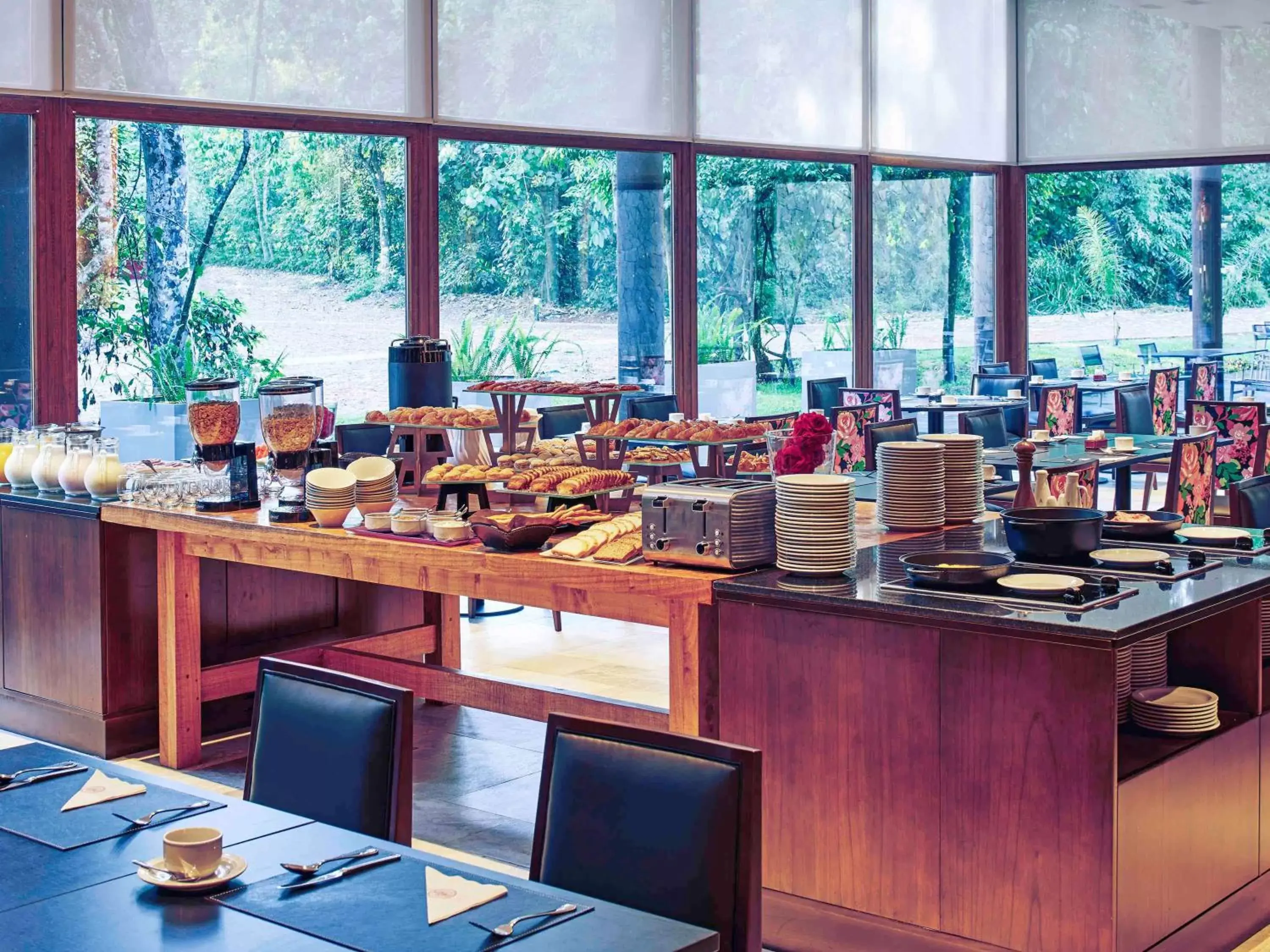 Restaurant/Places to Eat in Mercure Iguazu Hotel Iru