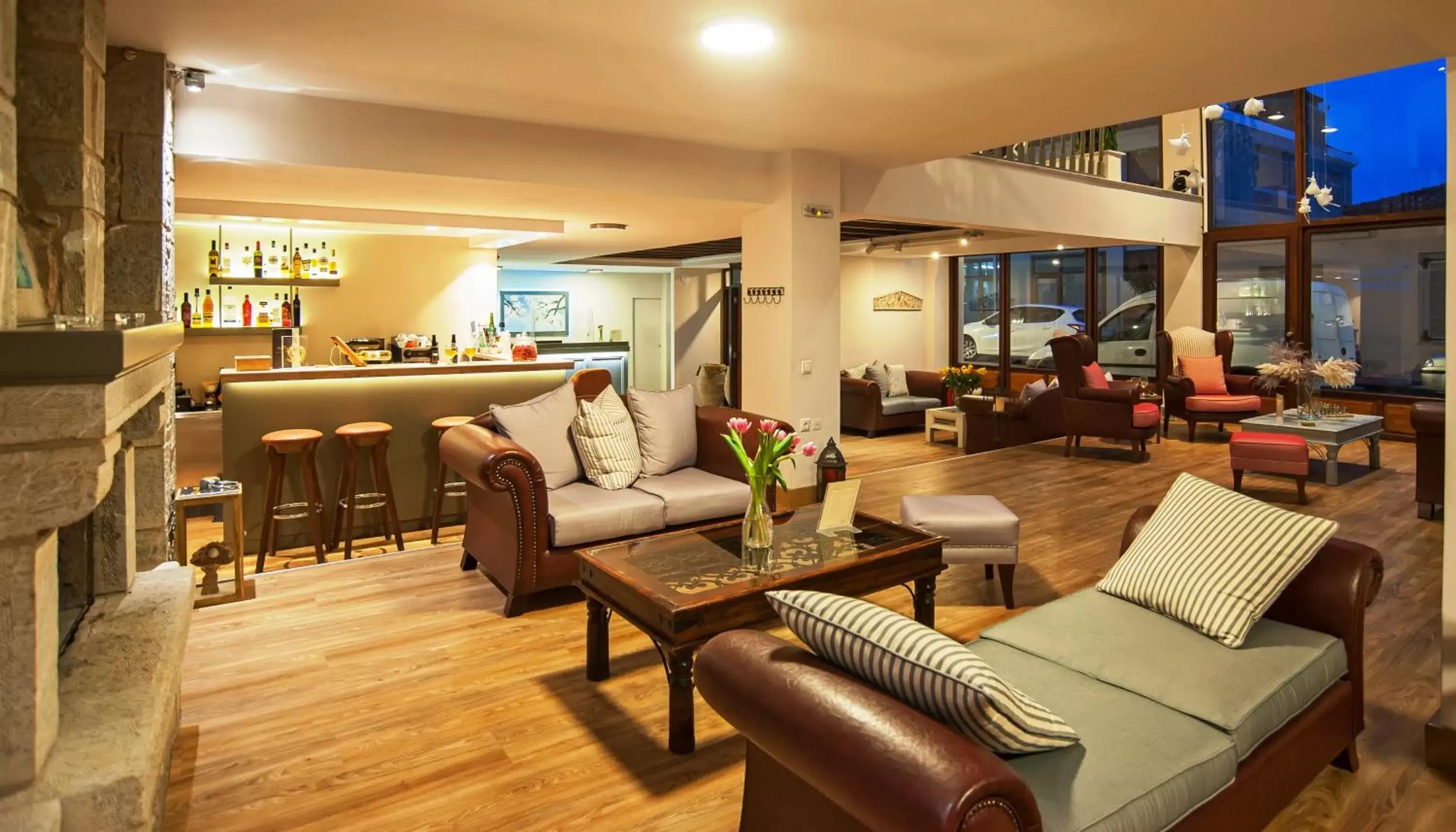 Communal lounge/ TV room in Fedriades Delphi Hotel