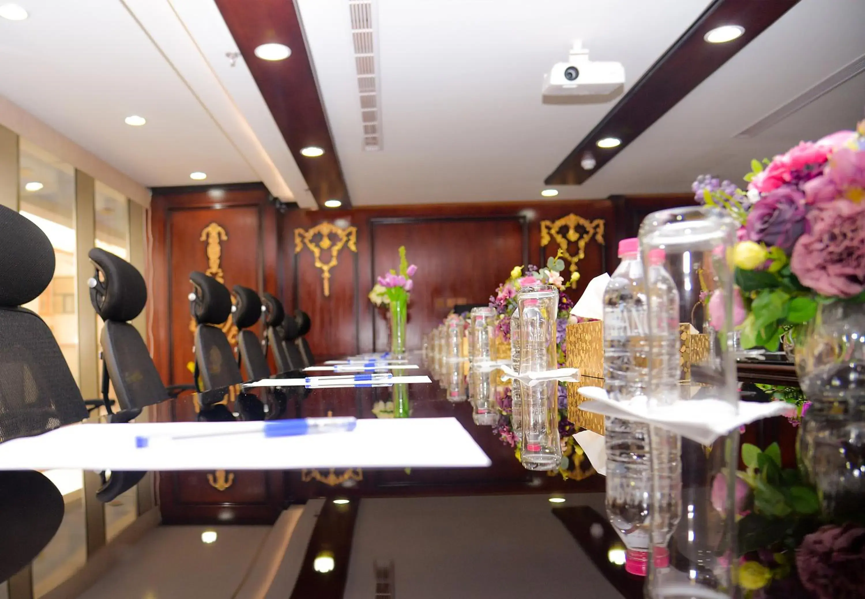 Business facilities in ASTER HOTEL