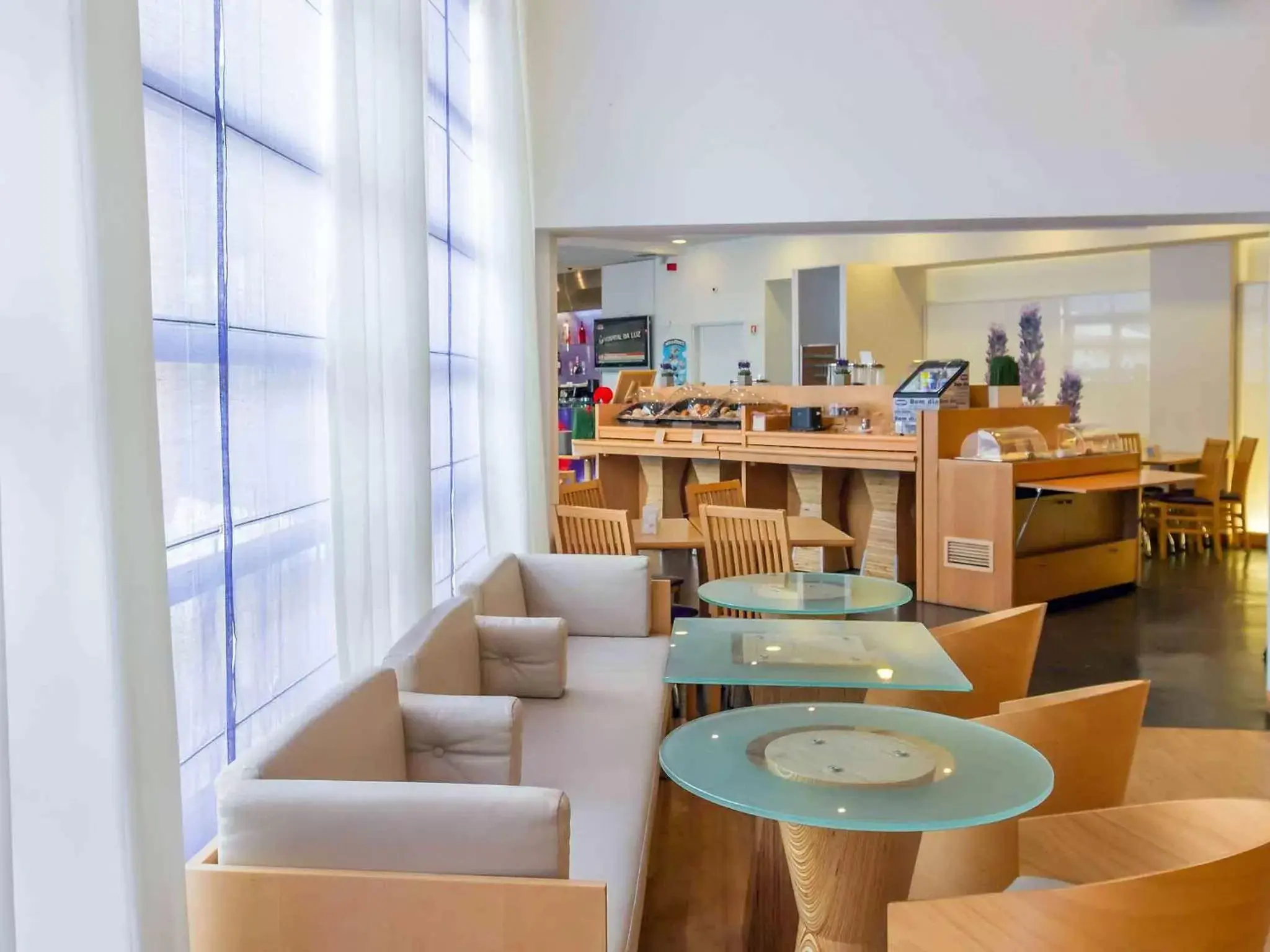 Restaurant/places to eat, Lounge/Bar in Hotel ibis Evora