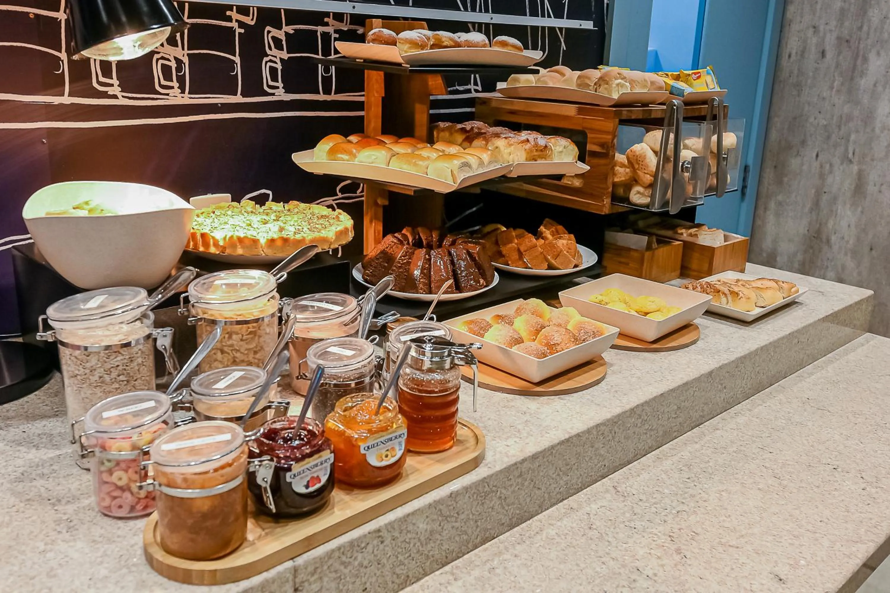 Restaurant/places to eat in ibis budget Santos Gonzaga