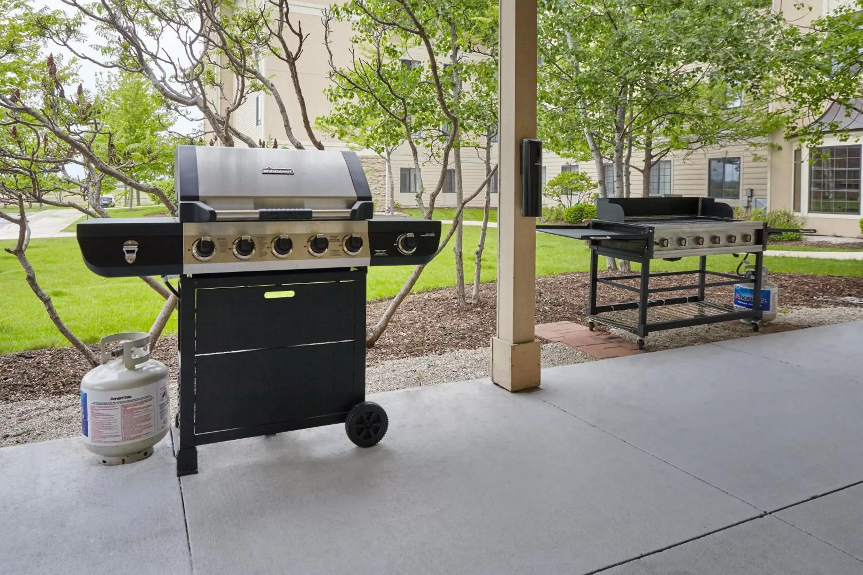 Other, BBQ Facilities in Staybridge Suites Glenview, an IHG Hotel