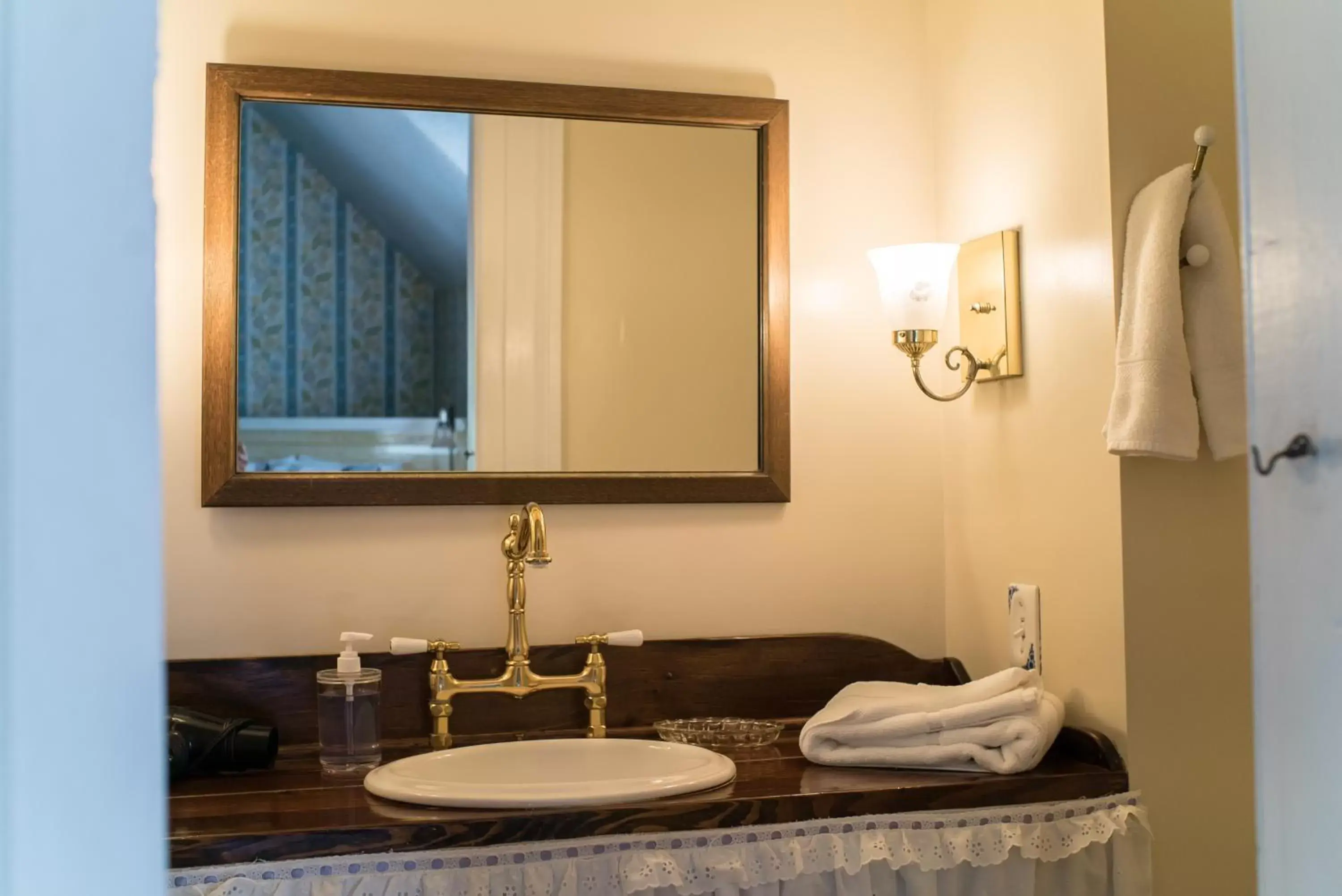 Bathroom in The Mulberry Inn -An Historic Bed and Breakfast