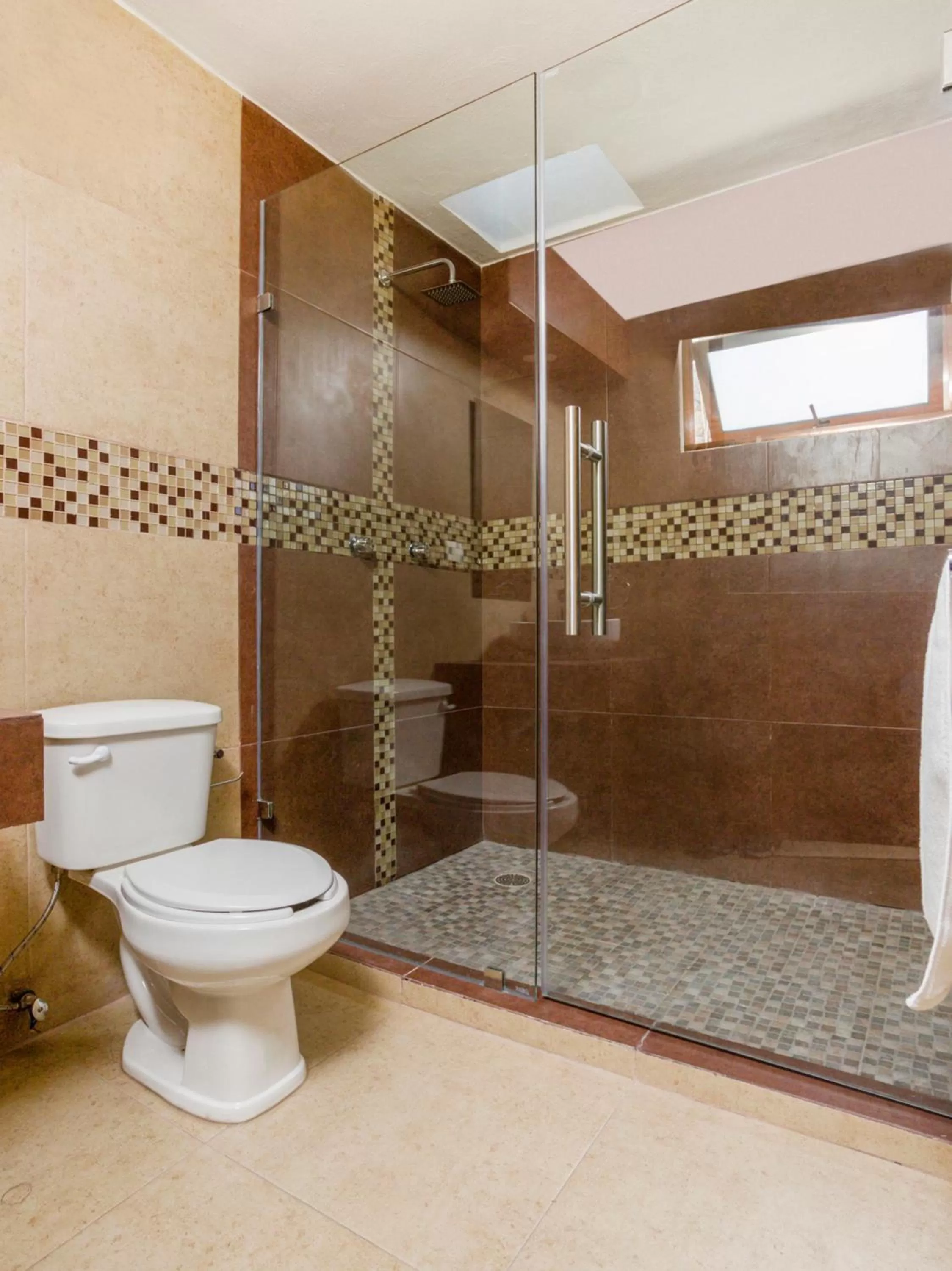 Bathroom in OYO Hotel Montes, Atlixco Puebla