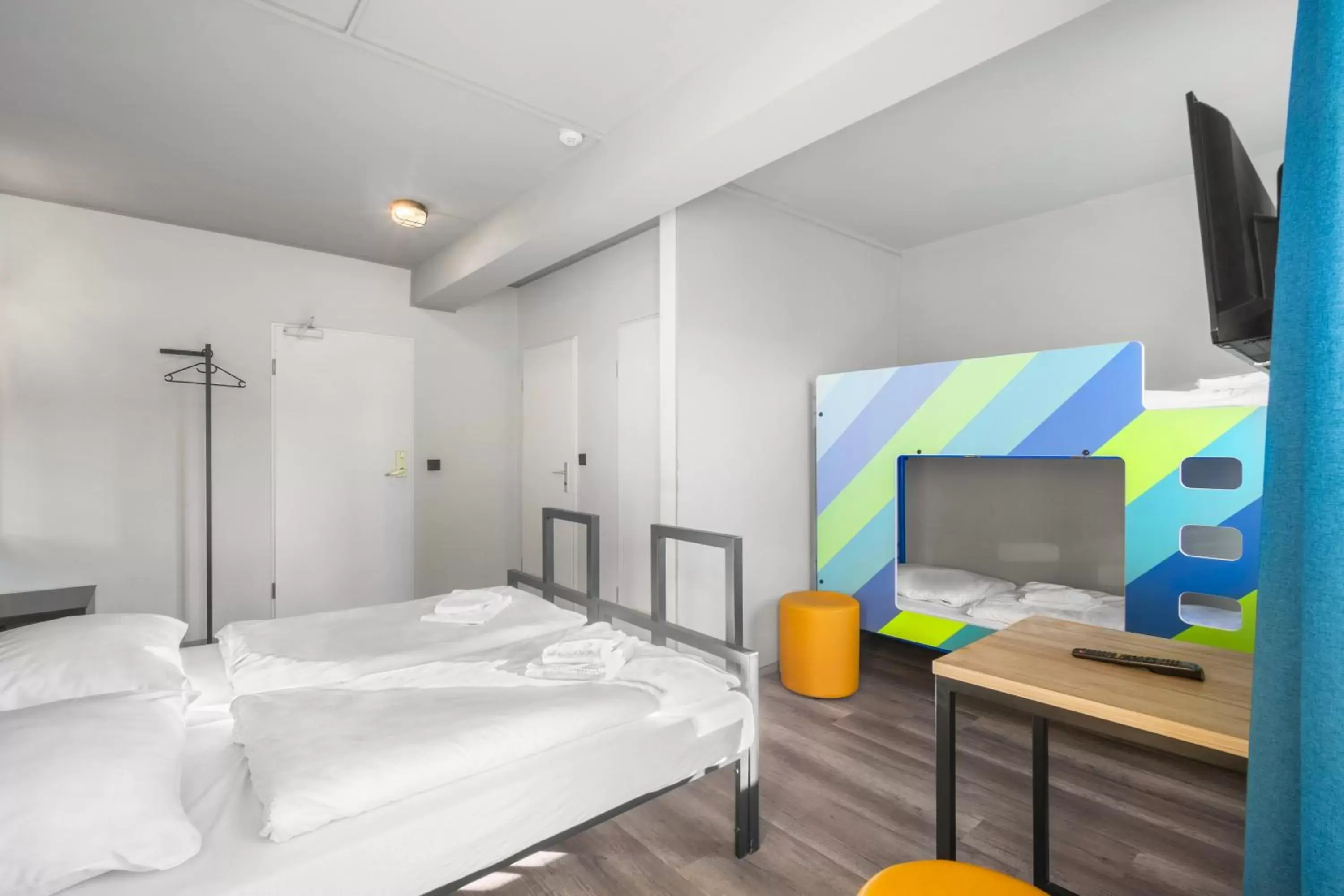 Photo of the whole room, Bed in a&o Dresden Hauptbahnhof Photo of the whole room, Bed in a&o Dresden Hauptbahnhof