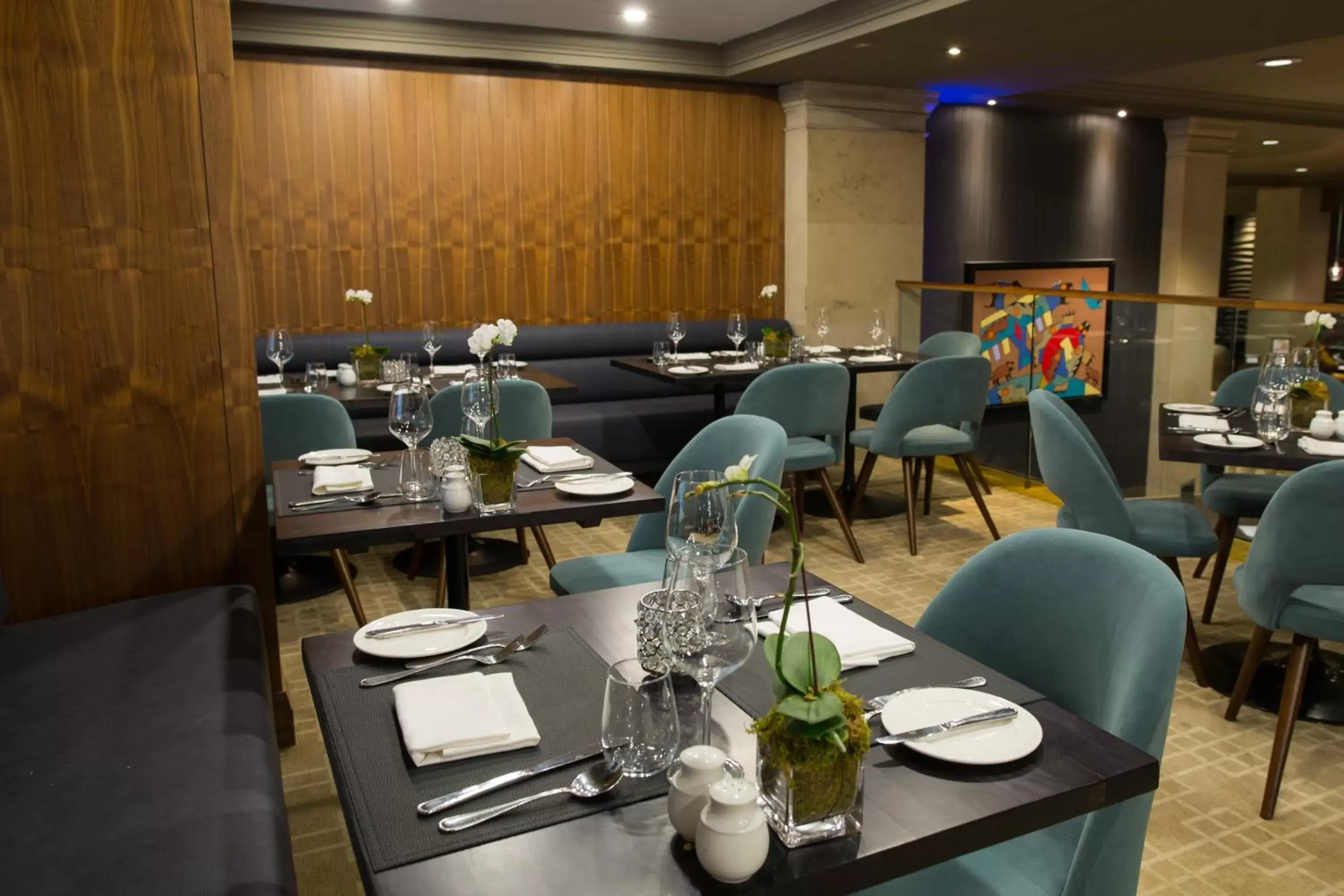 Restaurant/places to eat in One King West Hotel and Residence Restaurant/places to eat in One King West Hotel and Residence