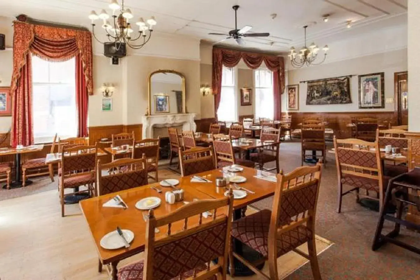 Restaurant/Places to Eat in Scarisbrick Hotel