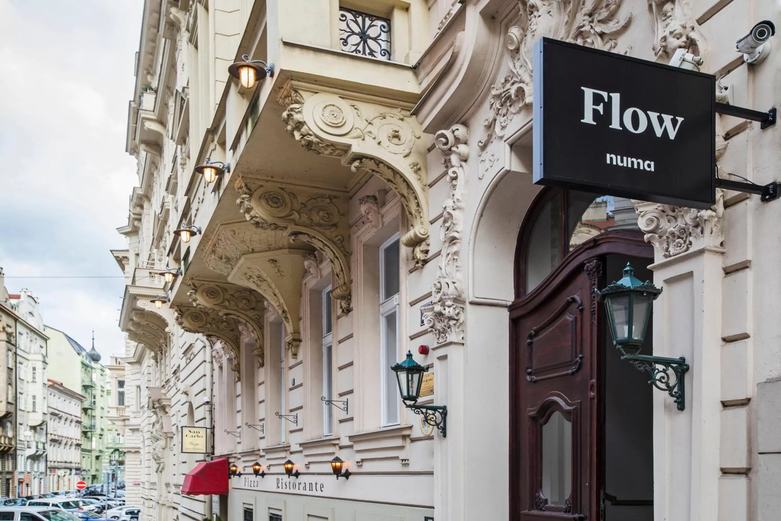 Facade/entrance in Numa Prague Flow