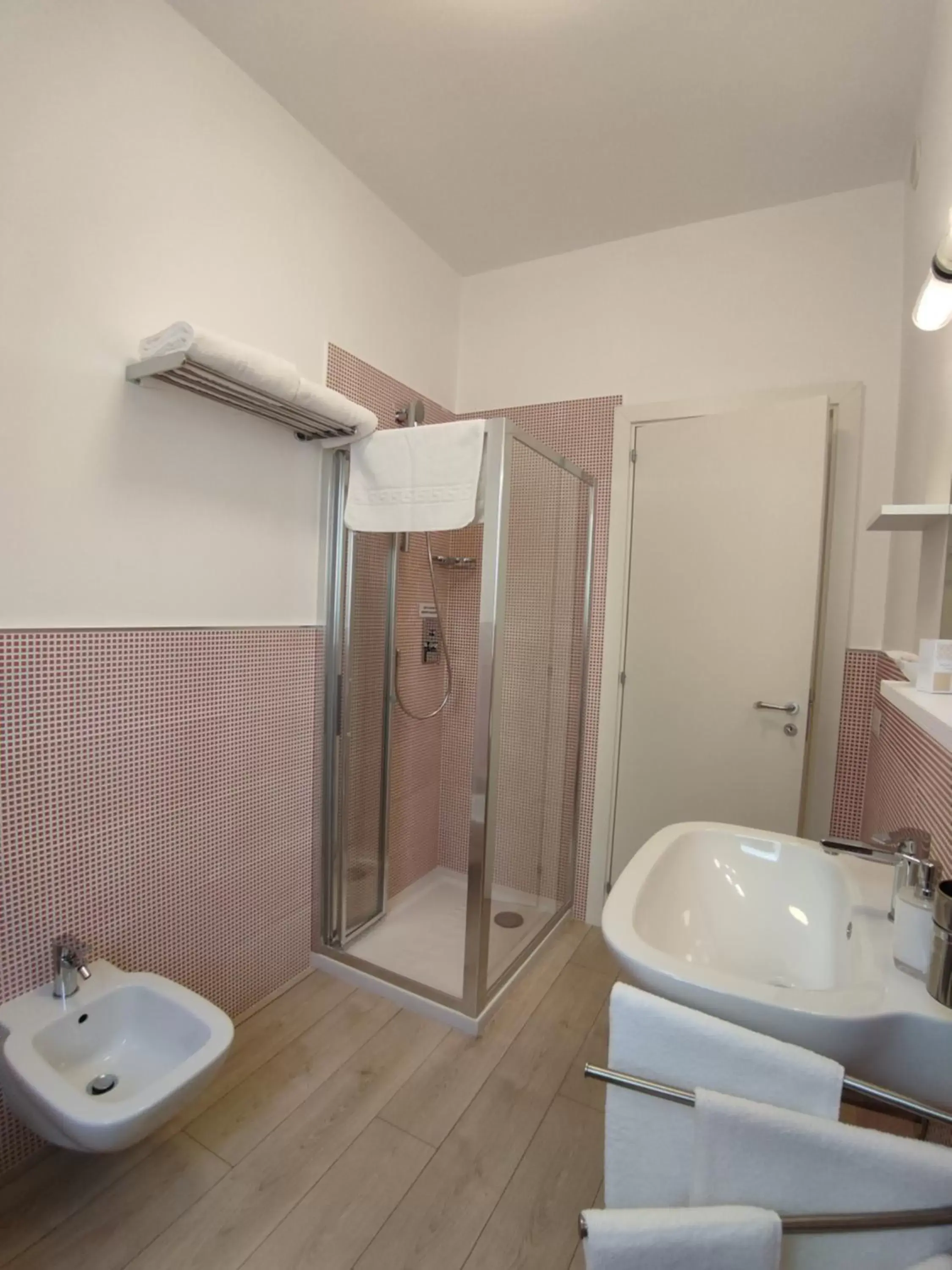 Shower, Bathroom in Dimora Francesca