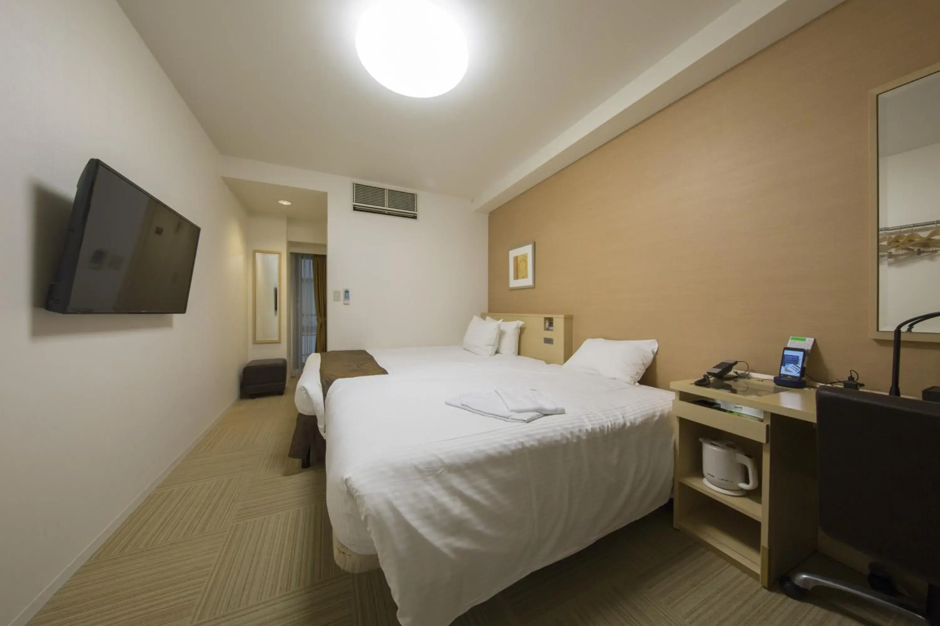 Photo of the whole room, Bed in Shizutetsu Hotel Prezio Shizuoka Ekinan