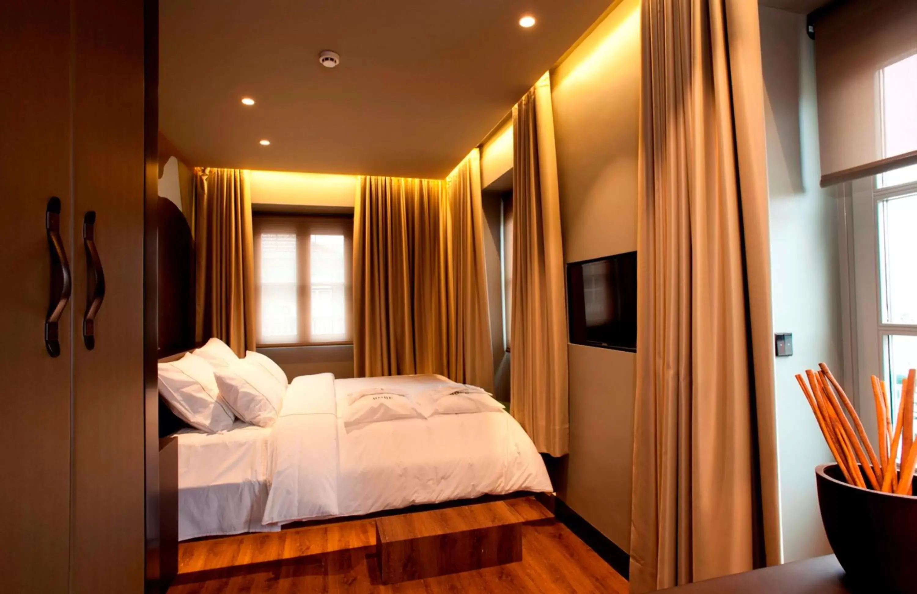 Bed in Figueira by The Beautique Hotels