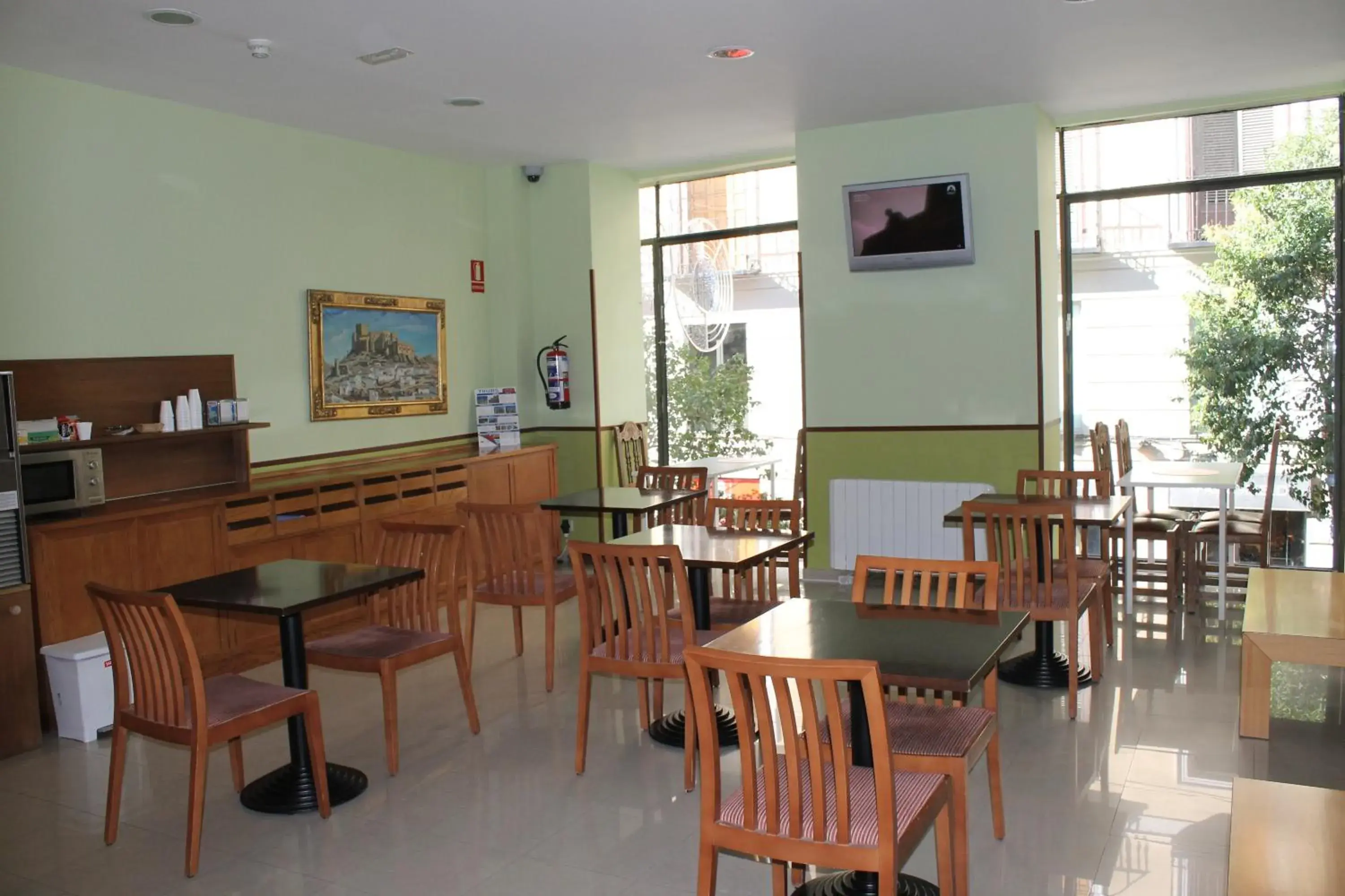 Lounge or bar, Restaurant/Places to Eat in Hotel Mirador Puerta del Sol