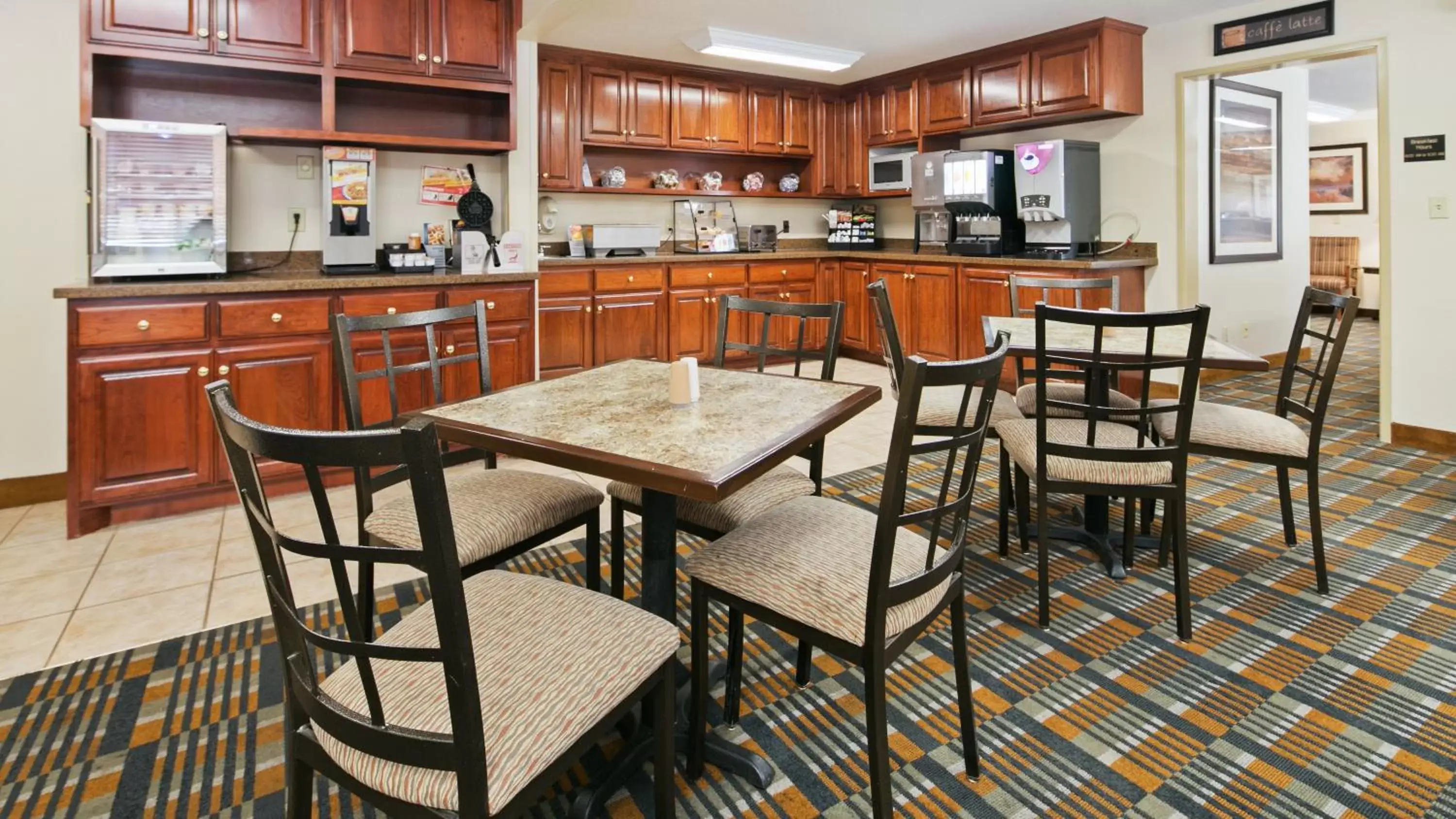 Coffee/tea facilities, Restaurant/Places to Eat in Best Western Empire Towers