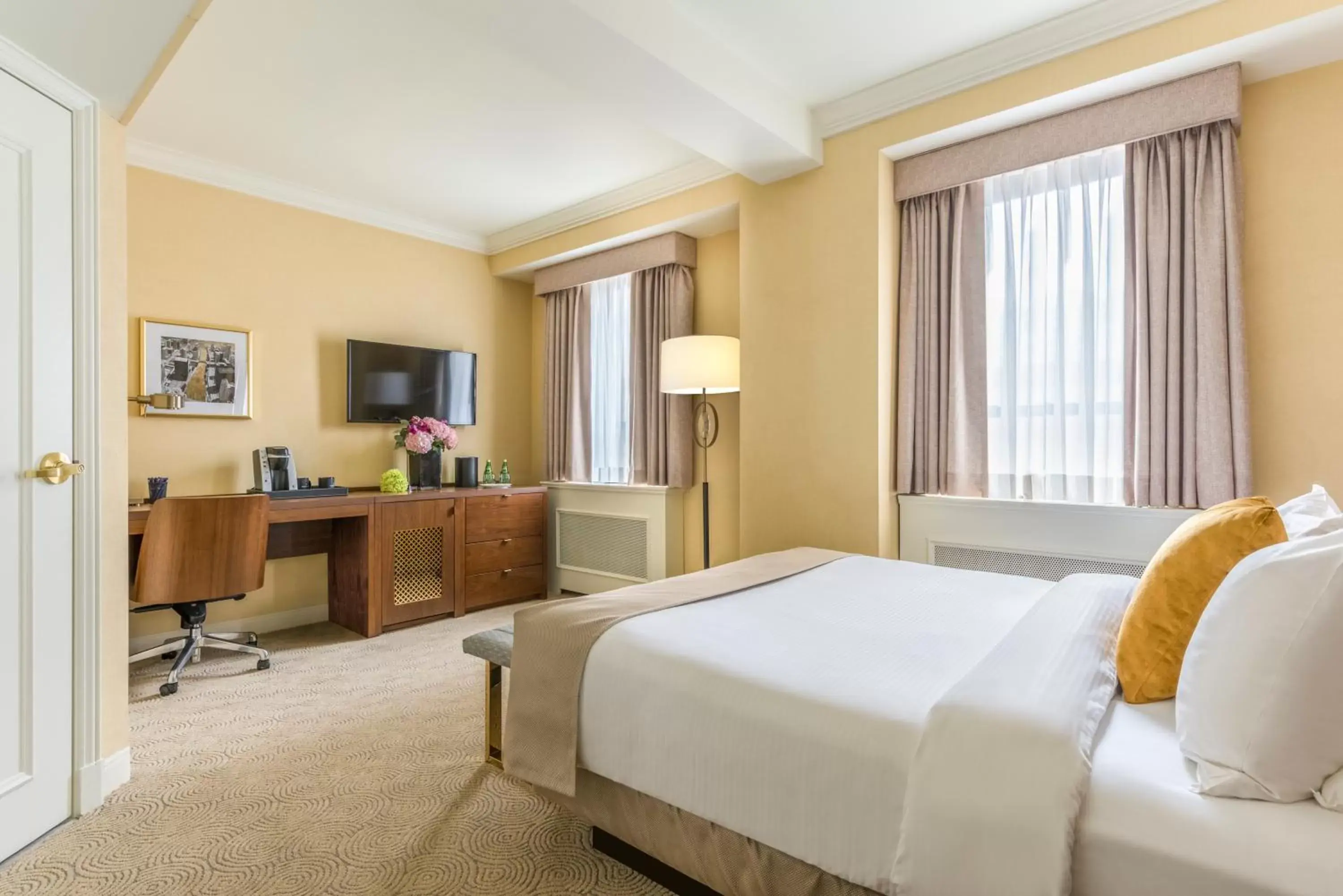 Bed in Warwick Allerton Chicago Bed in Warwick Allerton Chicago