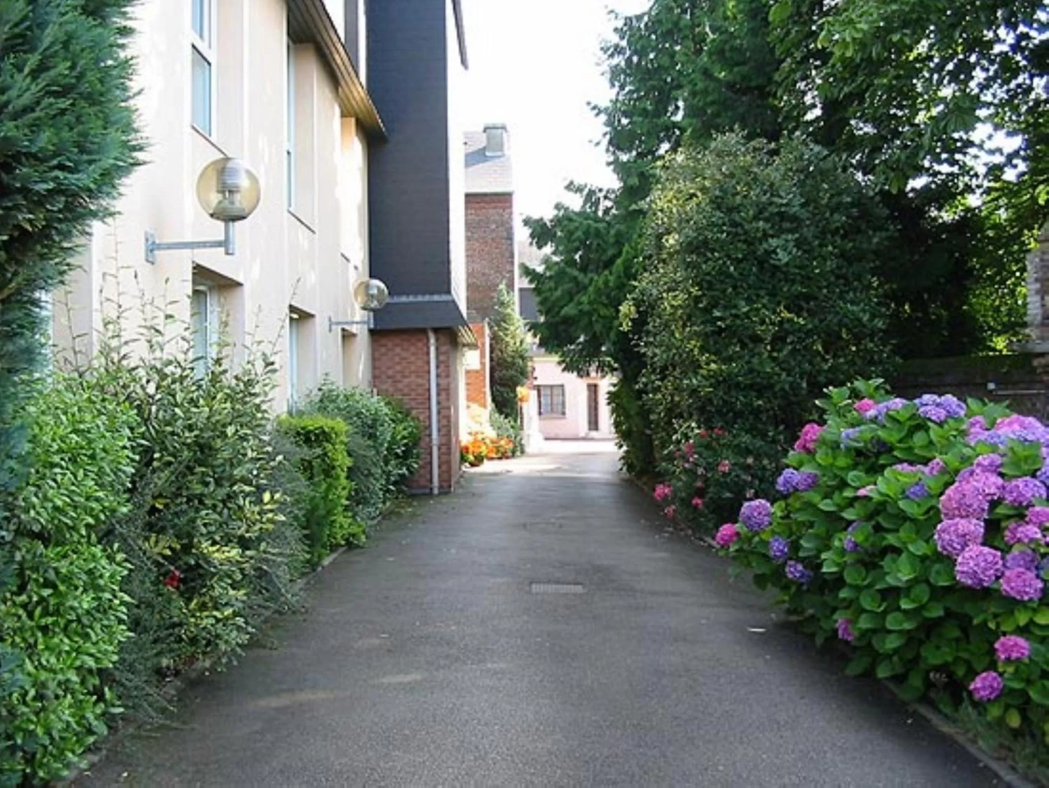 Day in Hôtel Restaurant La Paix La Robe et le Palais