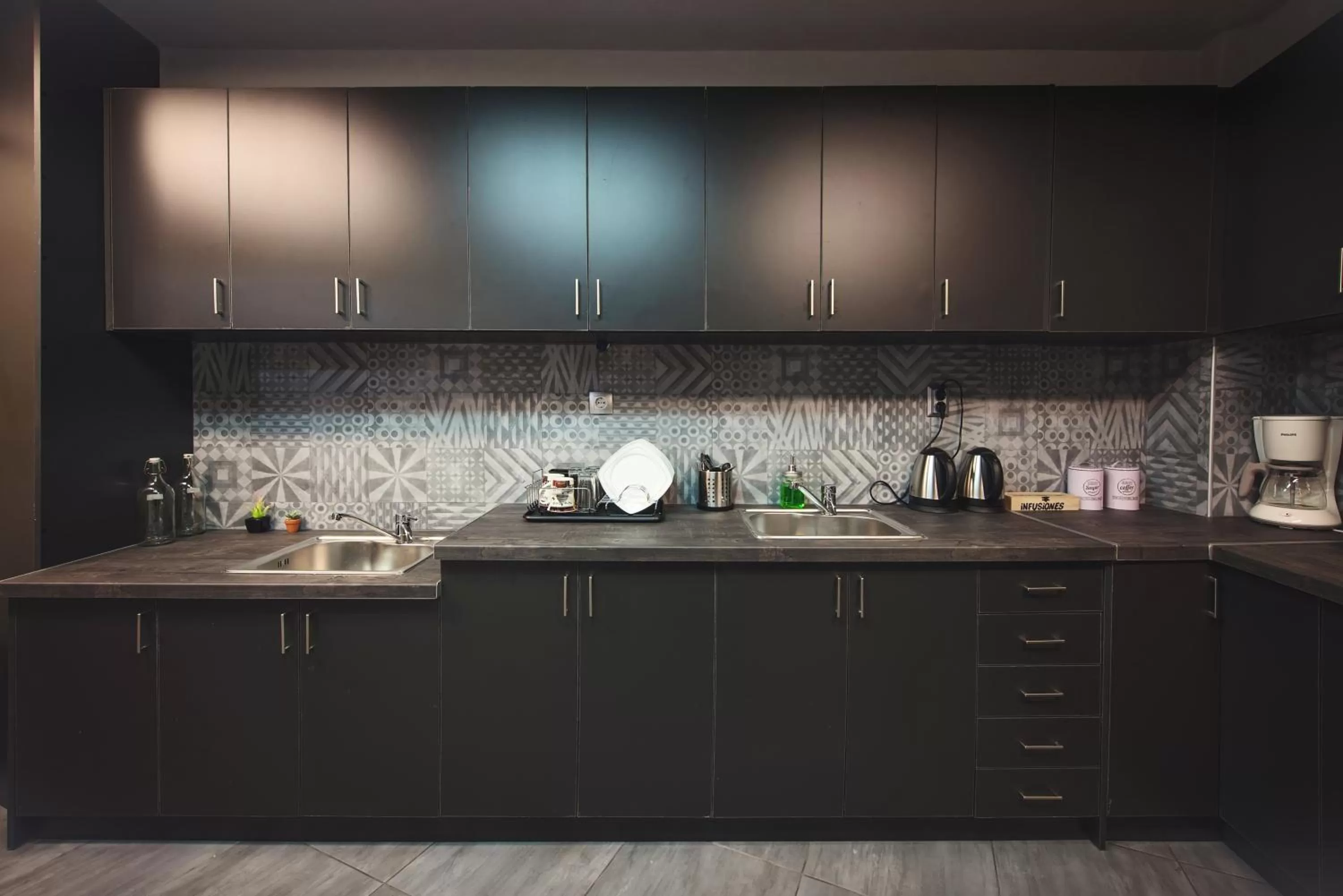 Communal kitchen in Bedbox Hostel