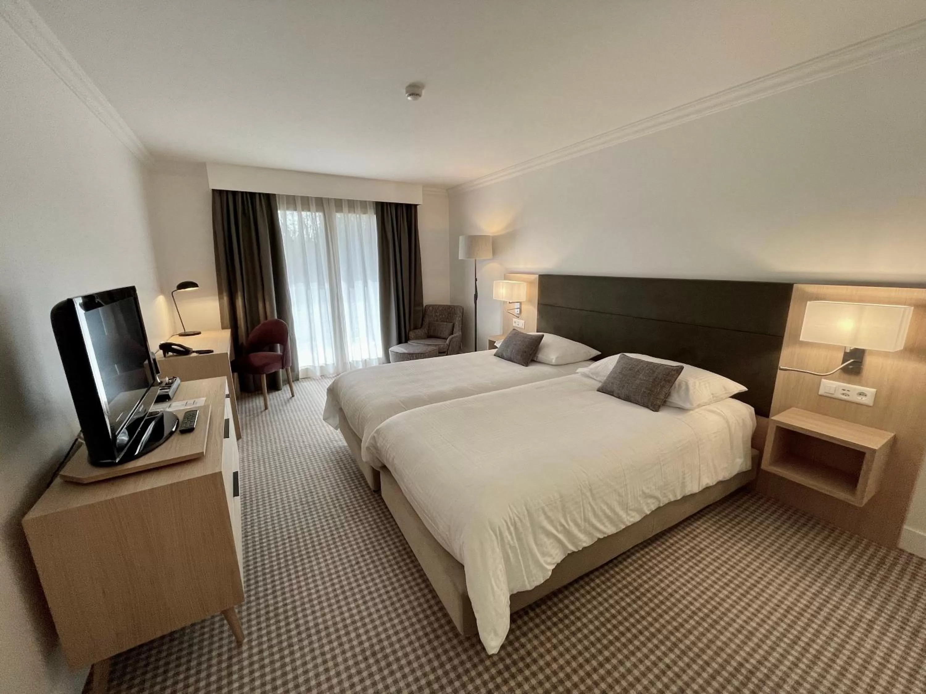 Garden, Bed in Hotel La Barcarolle