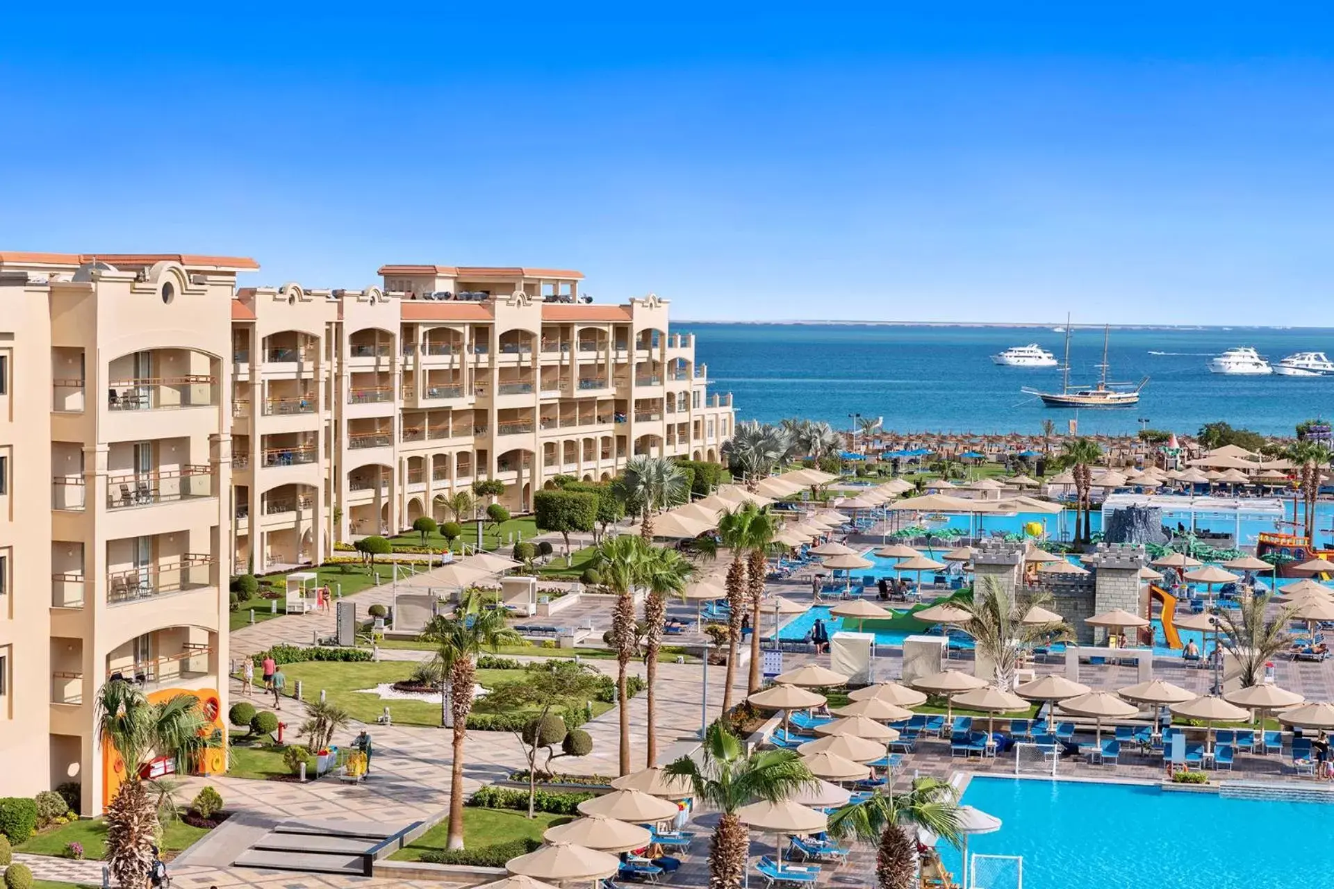 Day, Pool View in Pickalbatros White Beach Resort - Hurghada