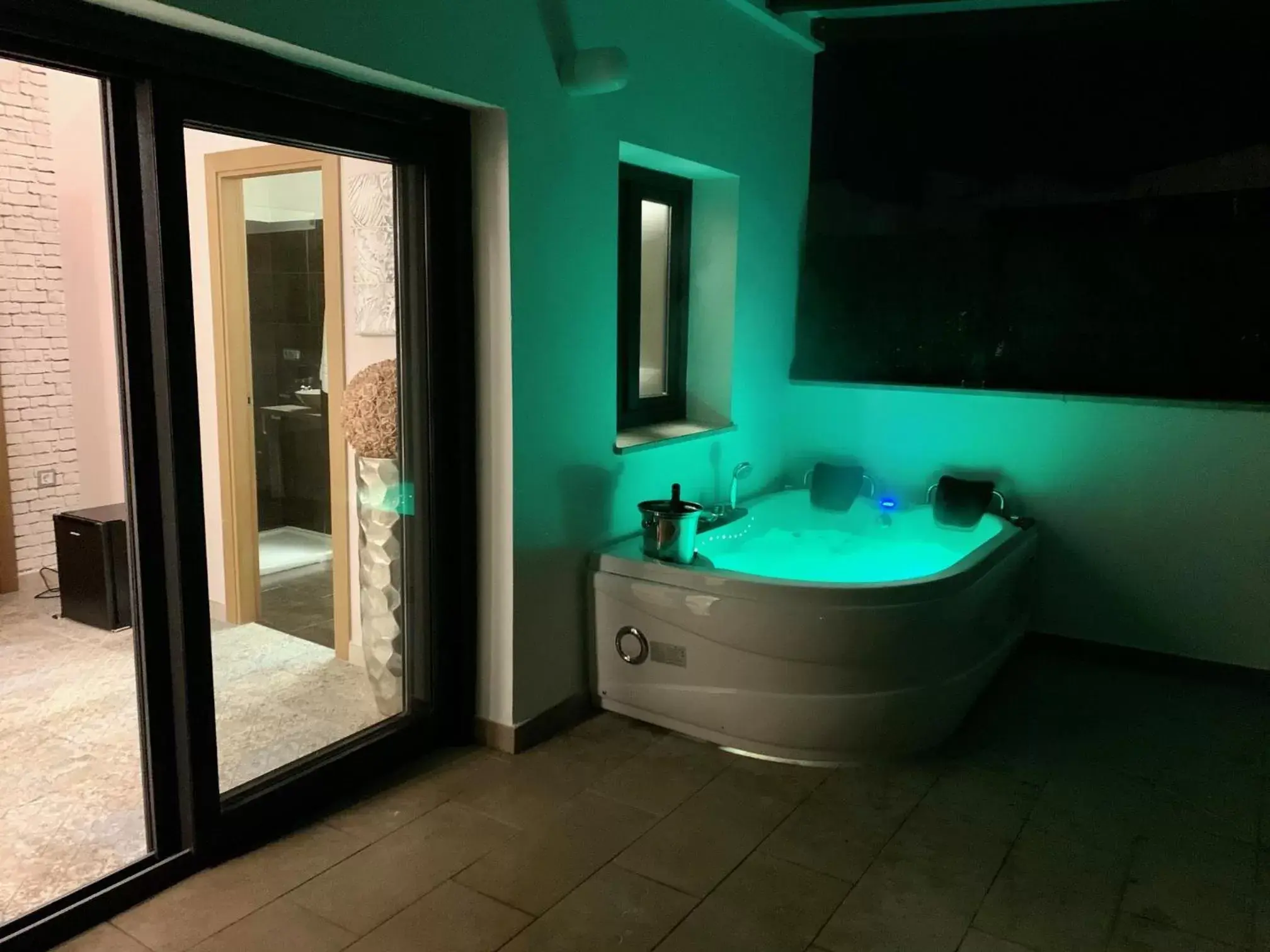 Patio, Bathroom in Hotel Spa Adealba