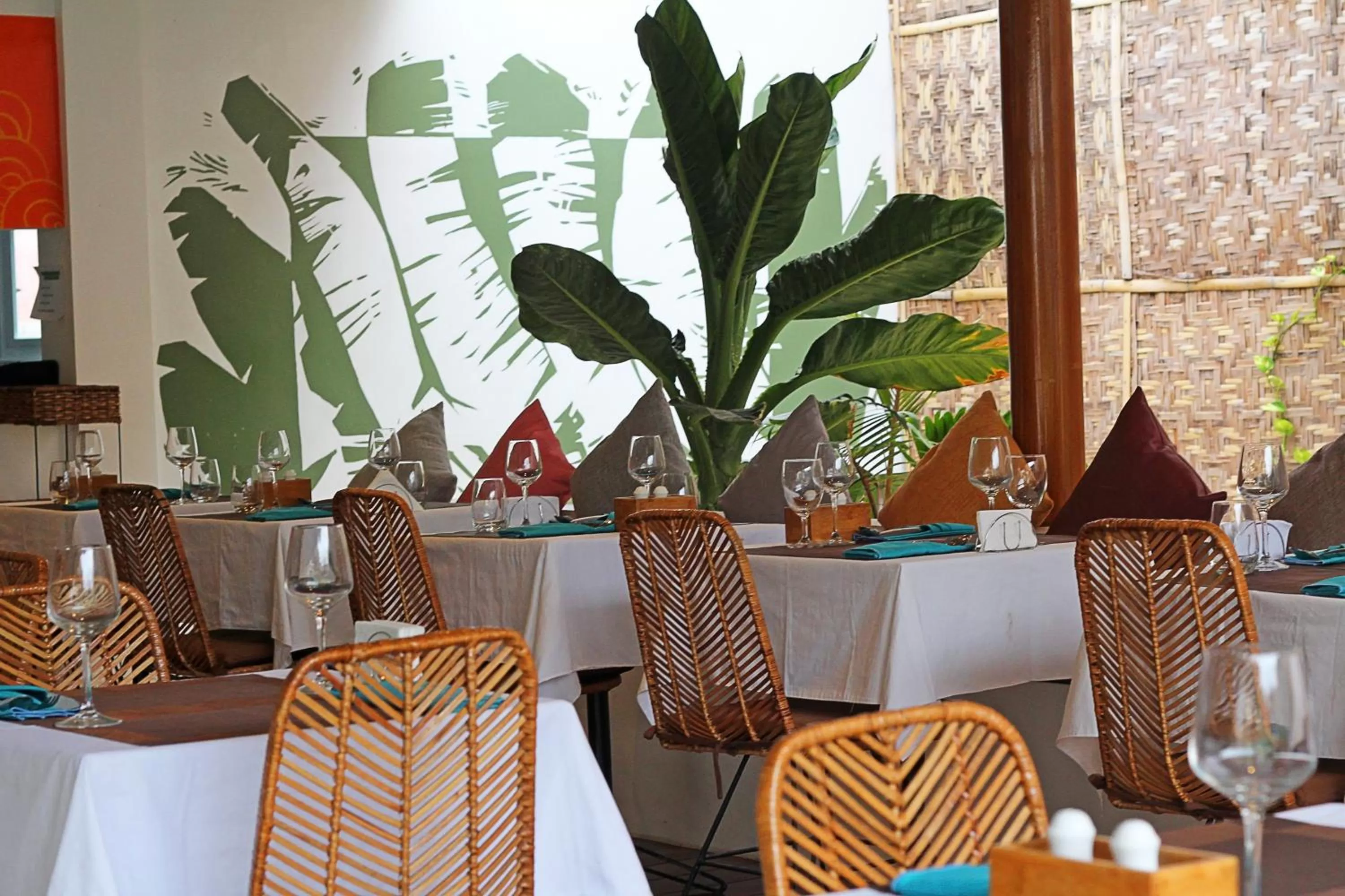 Restaurant/places to eat in Bathala Resort