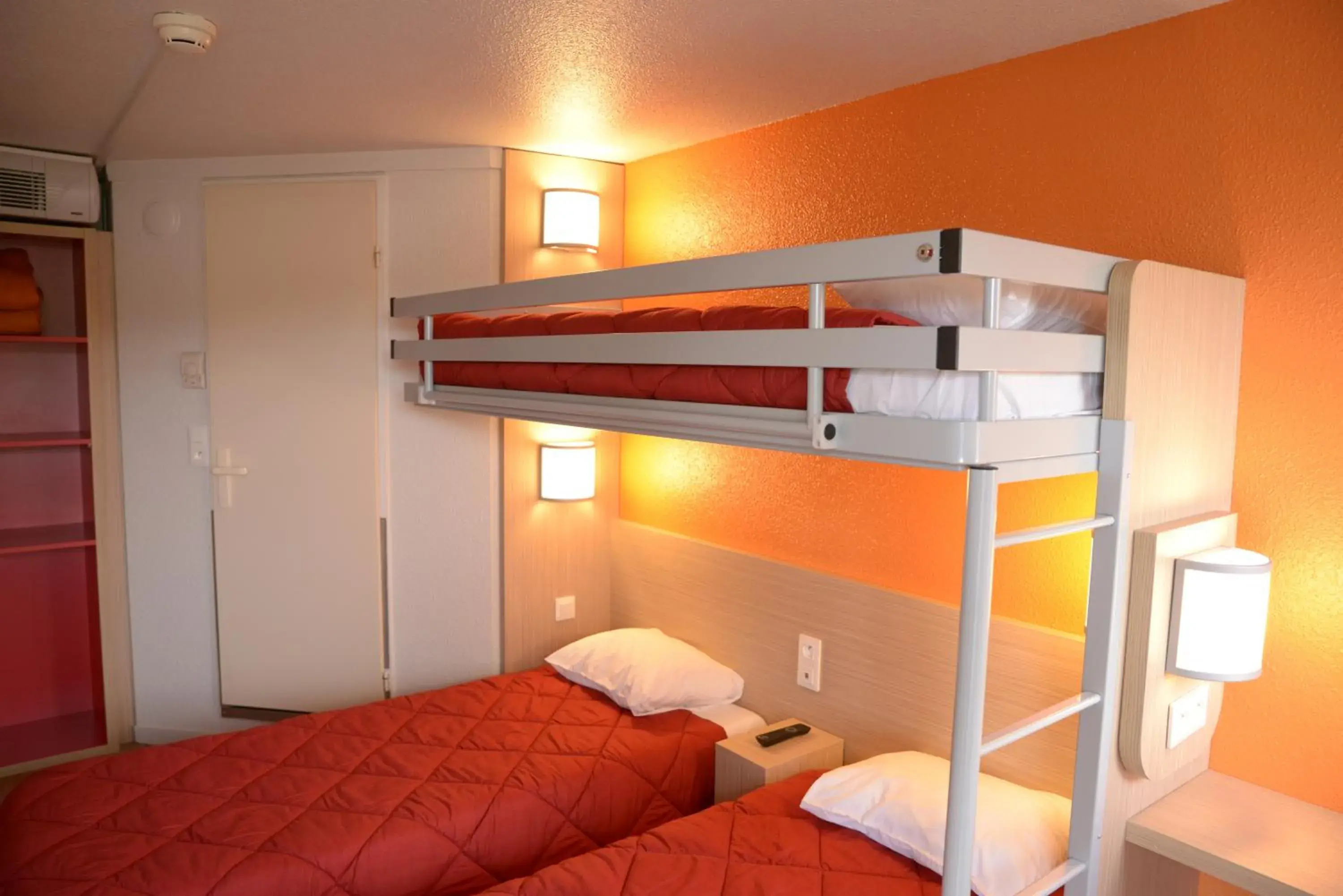 Bunk Bed in Premiere Classe Sete Balaruc