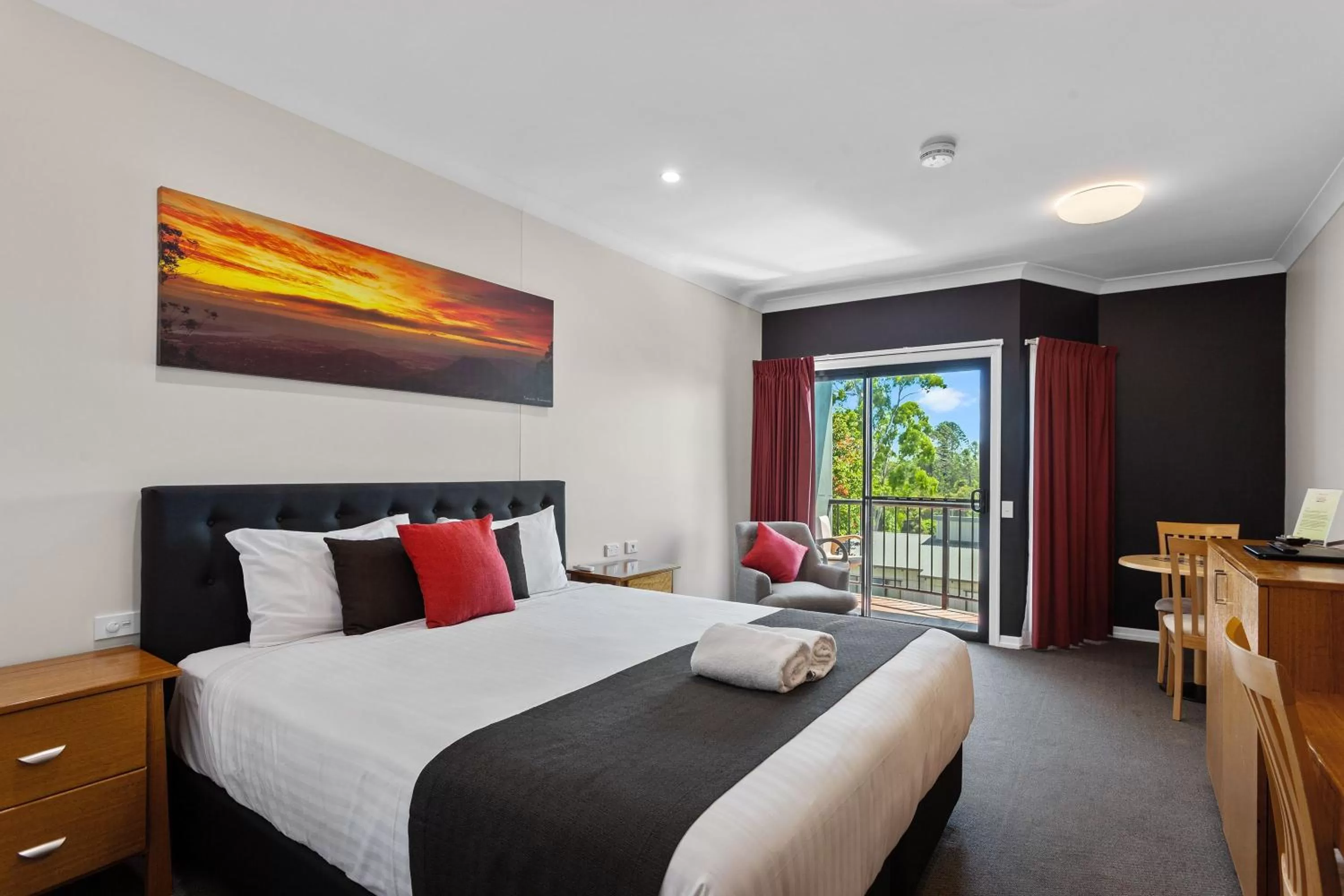 Balcony/Terrace, Bed in Eastgate on the Range Motel