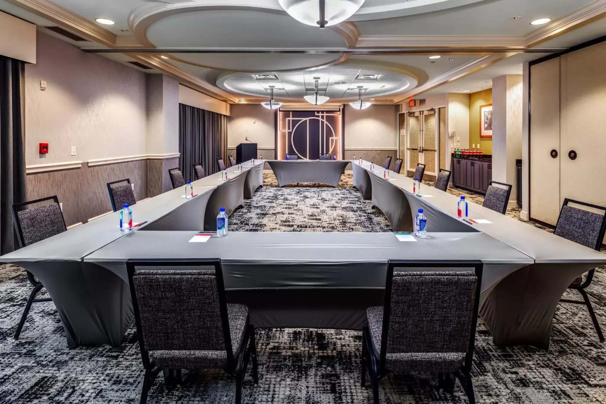 Meeting/conference room in Hotel Indigo Jacksonville-Deerwood Park, an IHG Hotel