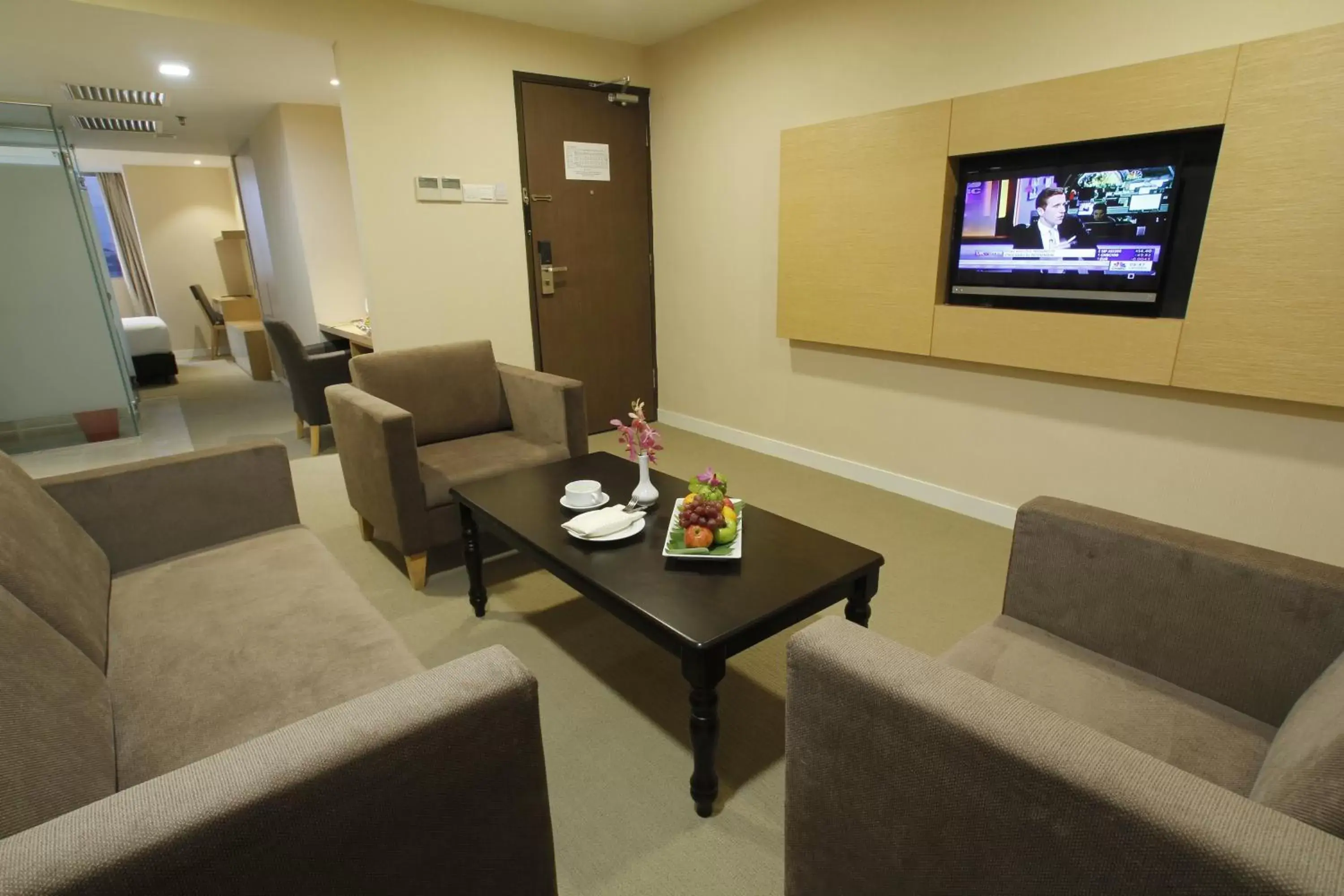 Photo of the whole room, Seating Area in Hotel Excelsior Ipoh