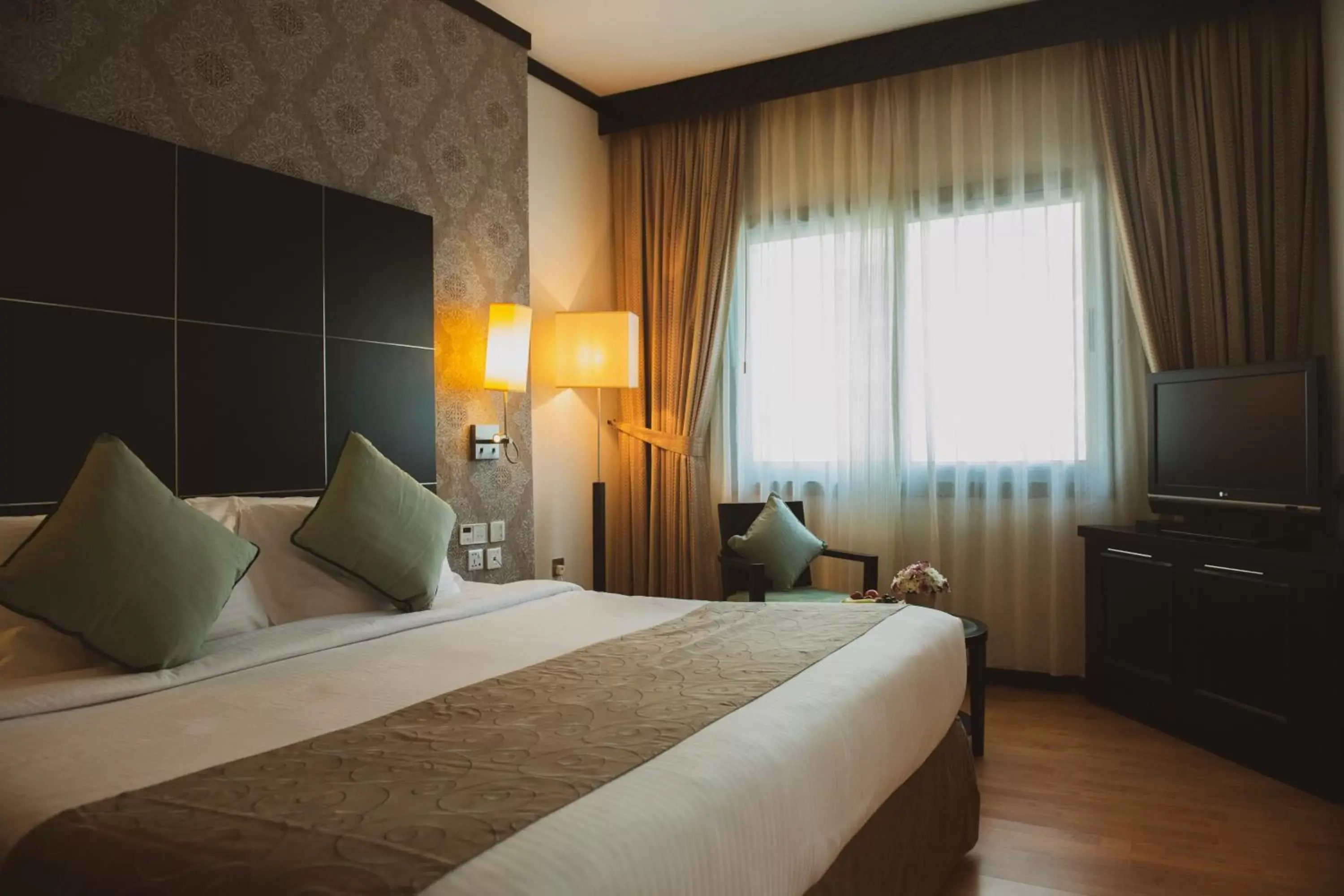 Bedroom, Bed in Grandeur Hotel Al Barsha