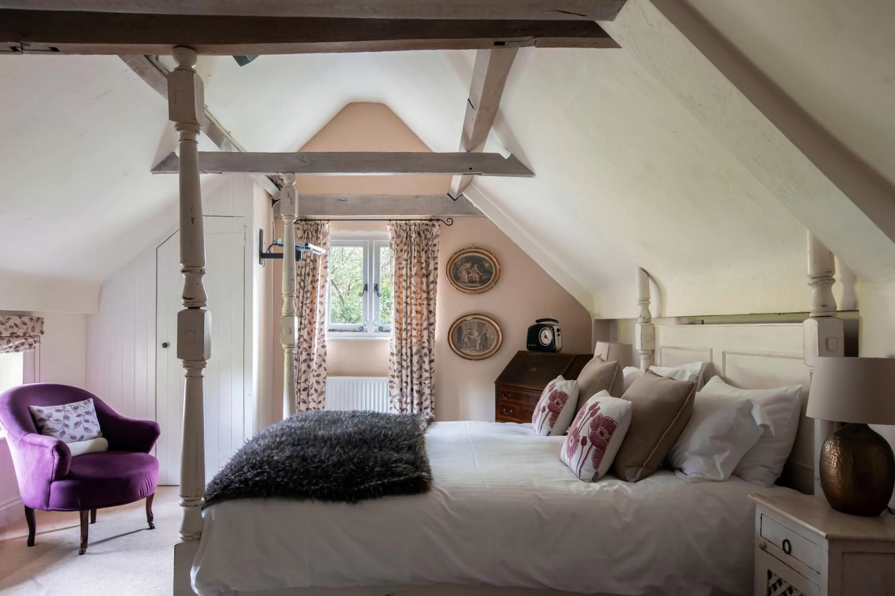 Bedroom, Bed in The Griffin Inn