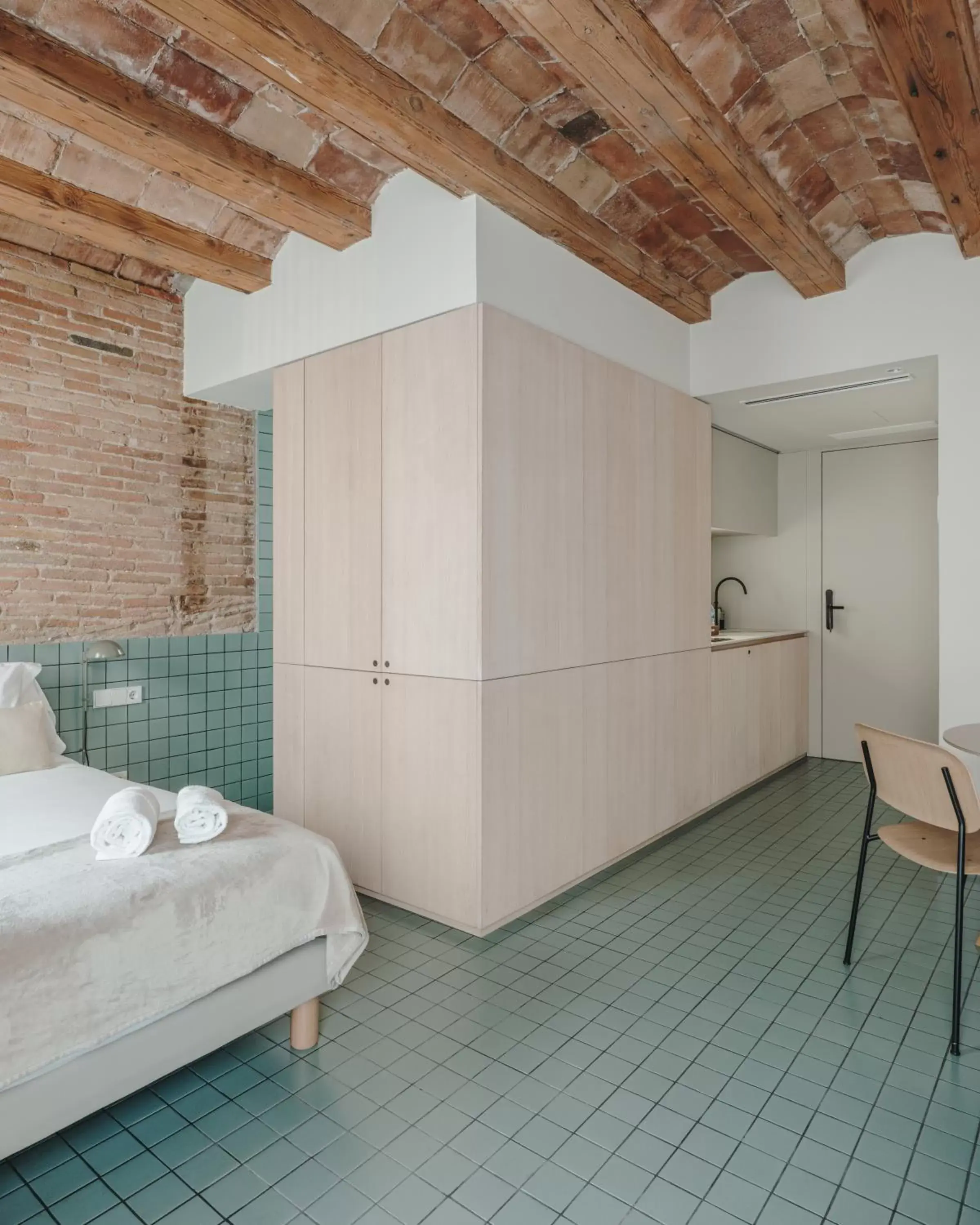 Bed, Bathroom in Boutique Apartments 23 Barcelona