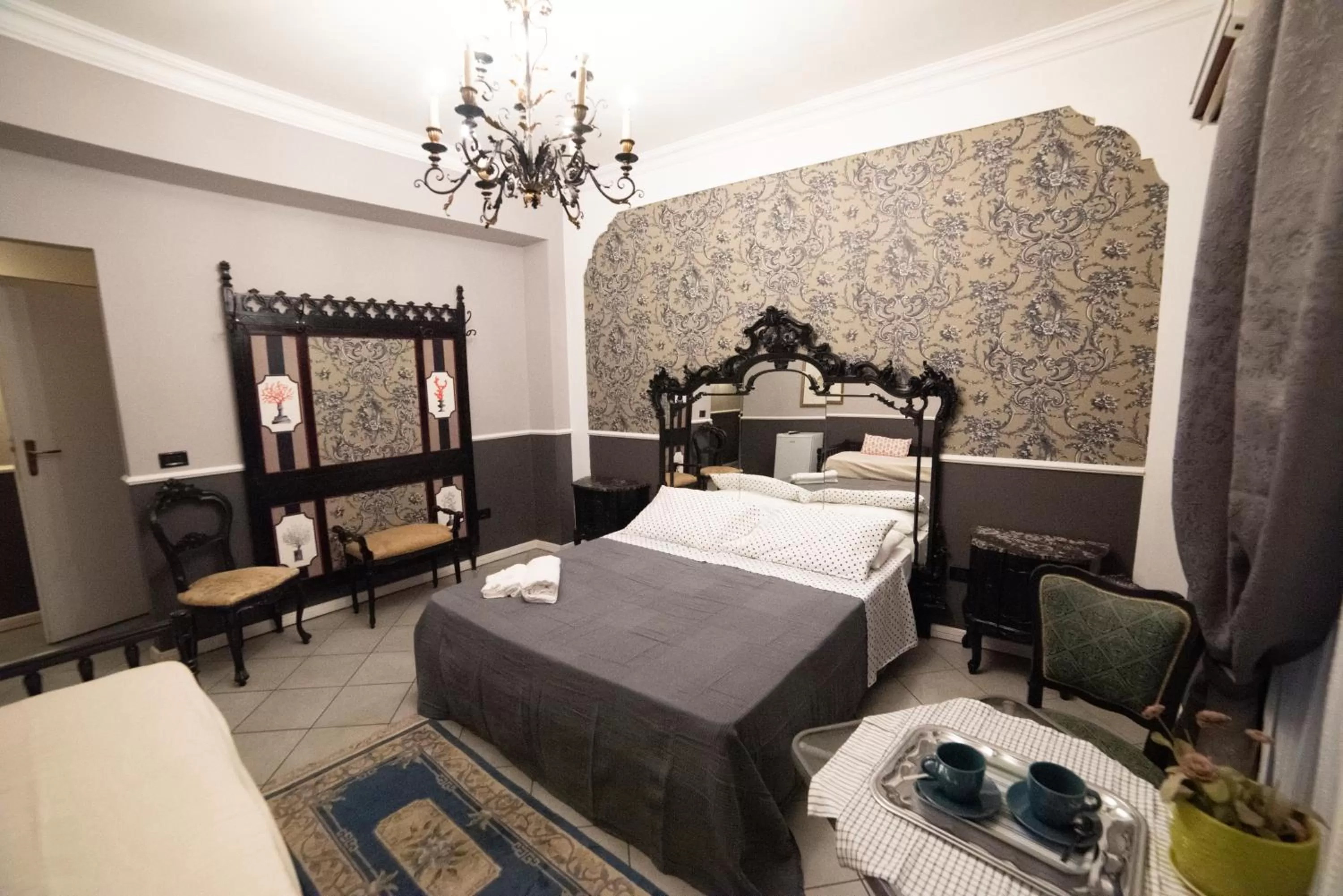 Bed in Barocco al centro