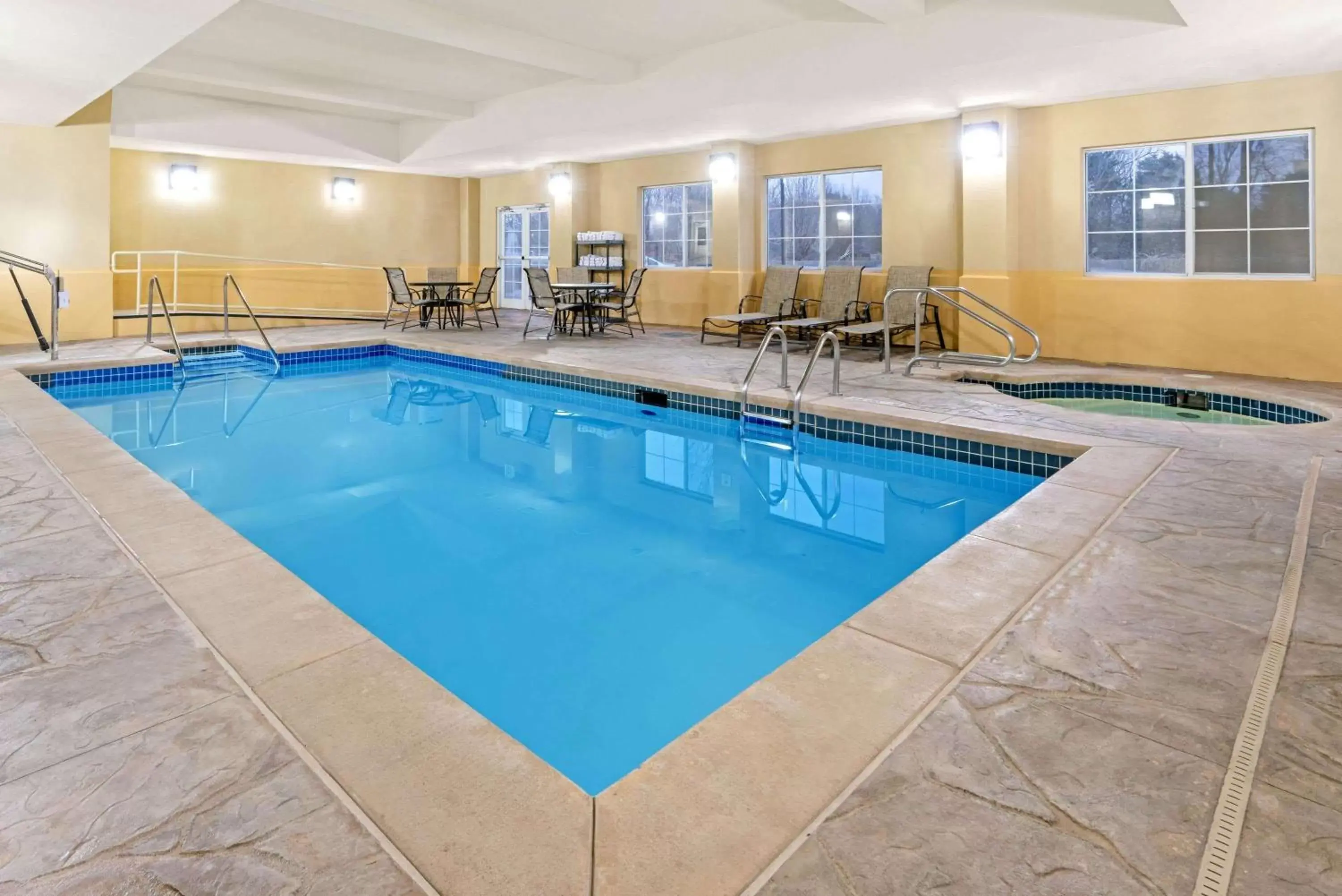 On site, Swimming Pool in La Quinta by Wyndham Stillwater -University Area