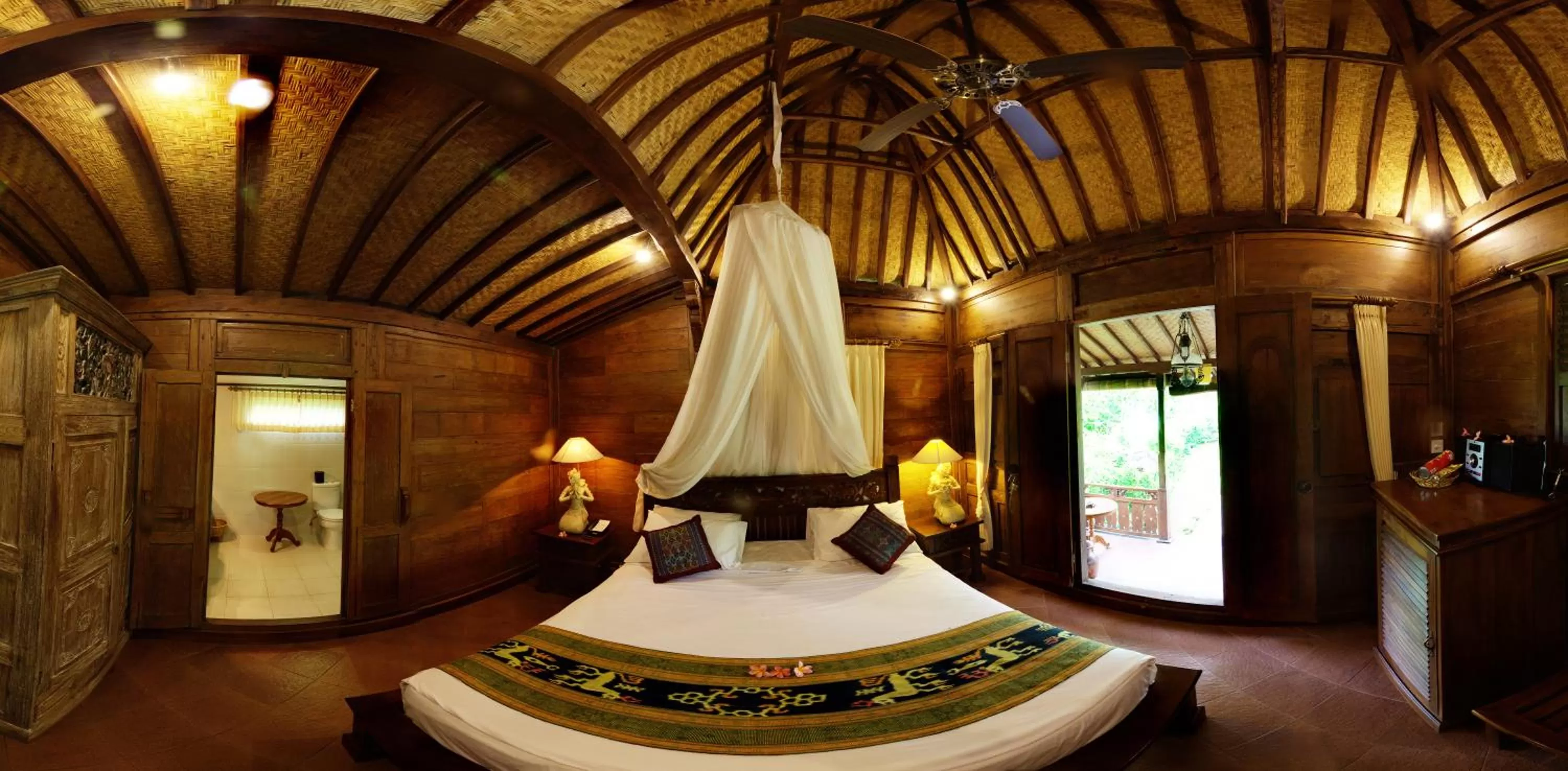 Patio, Bed in Shanti Natural Panorama View Hotel