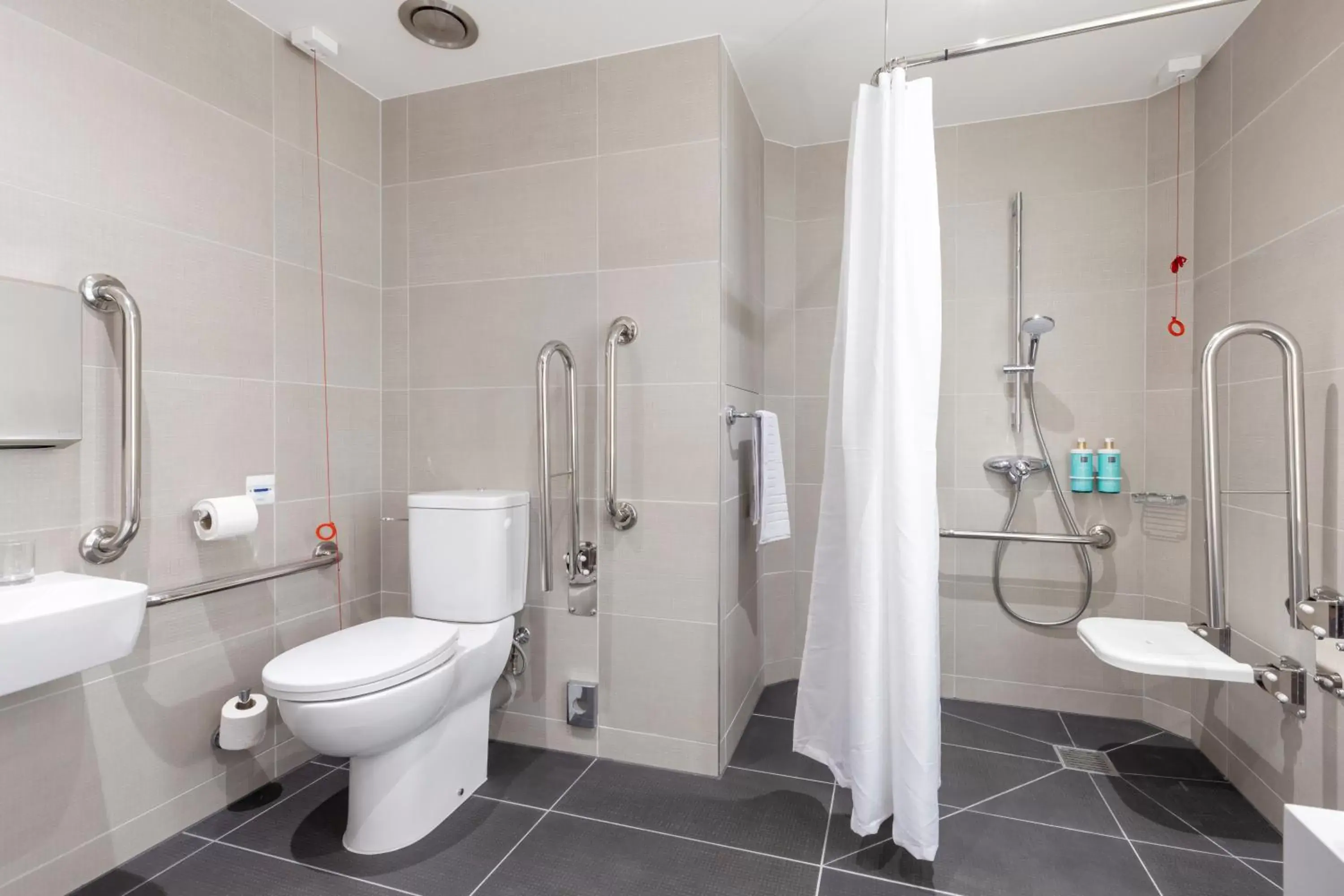 Shower, Bathroom in Novotel Liverpool Paddington Village