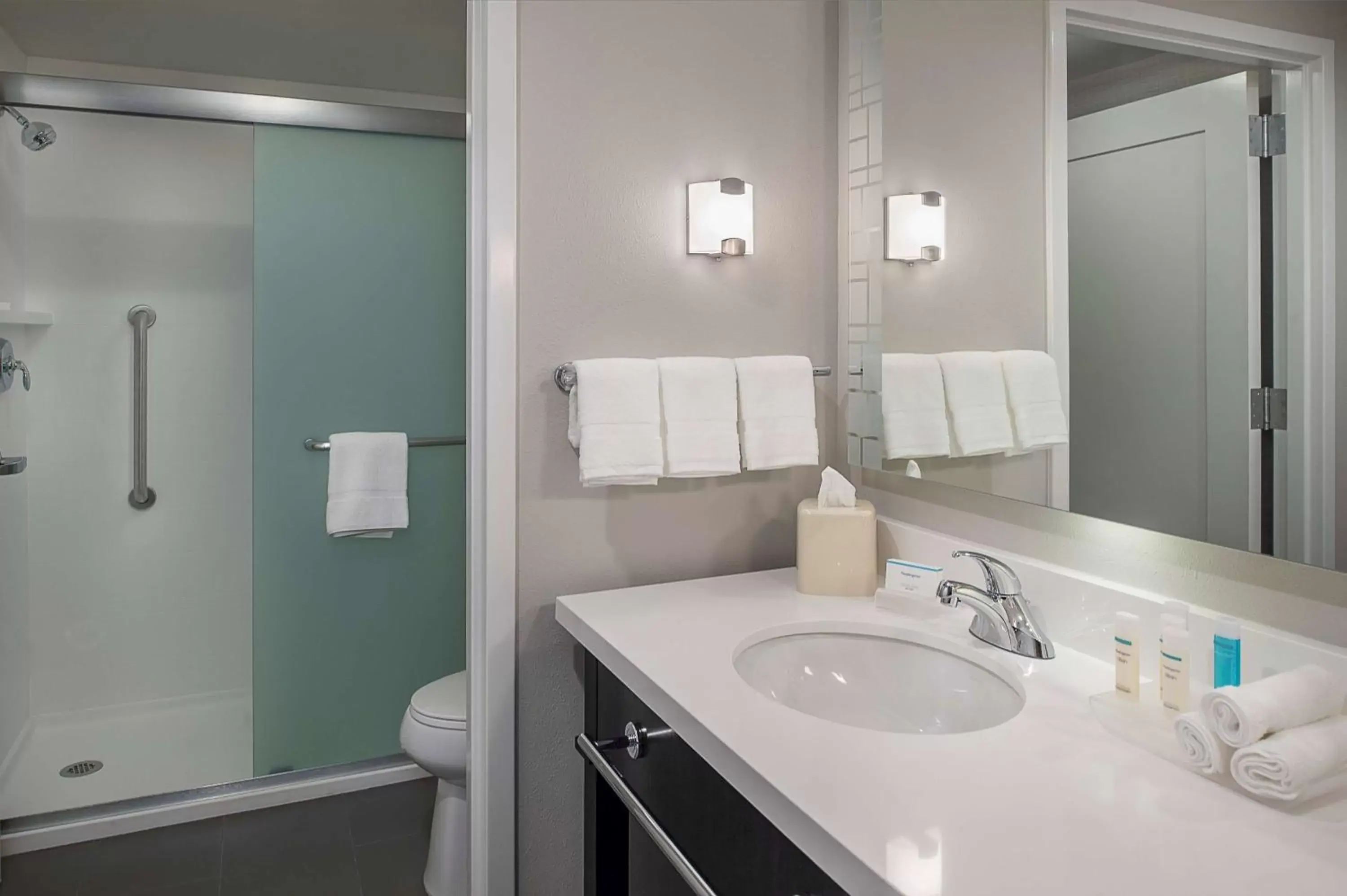 Bathroom in Homewood Suites by Hilton St. Louis Westport
