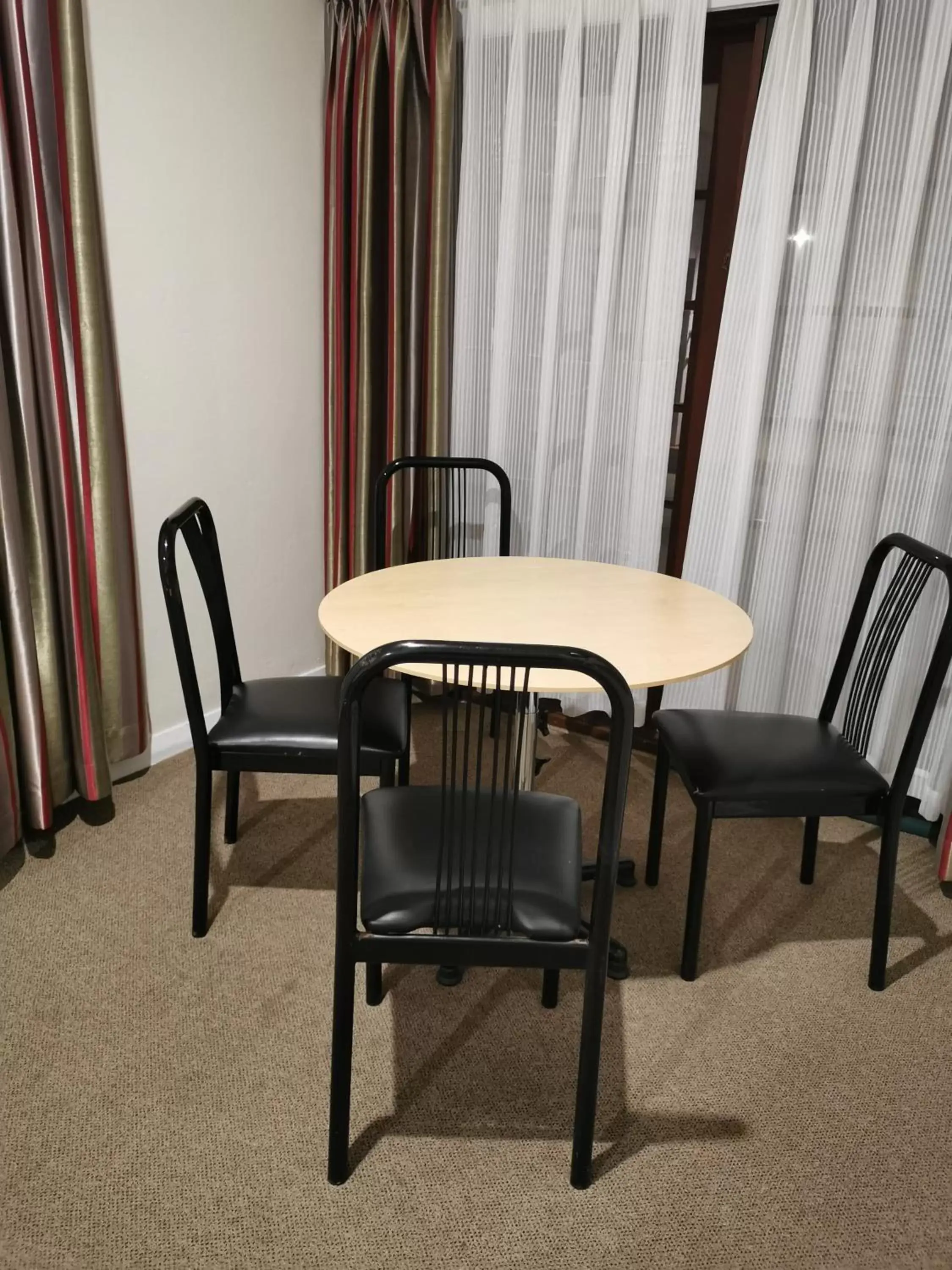 Dining Area in Poplars Inn Mittagong