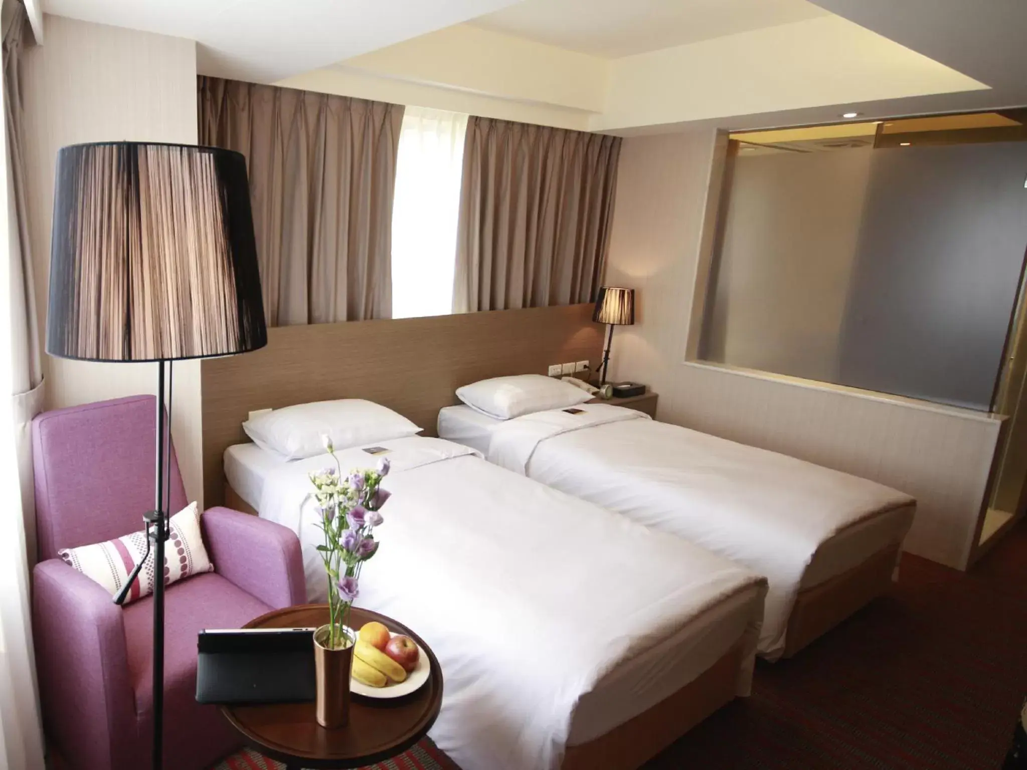 Photo of the whole room, Bed in RF Hotel - Zhongxiao